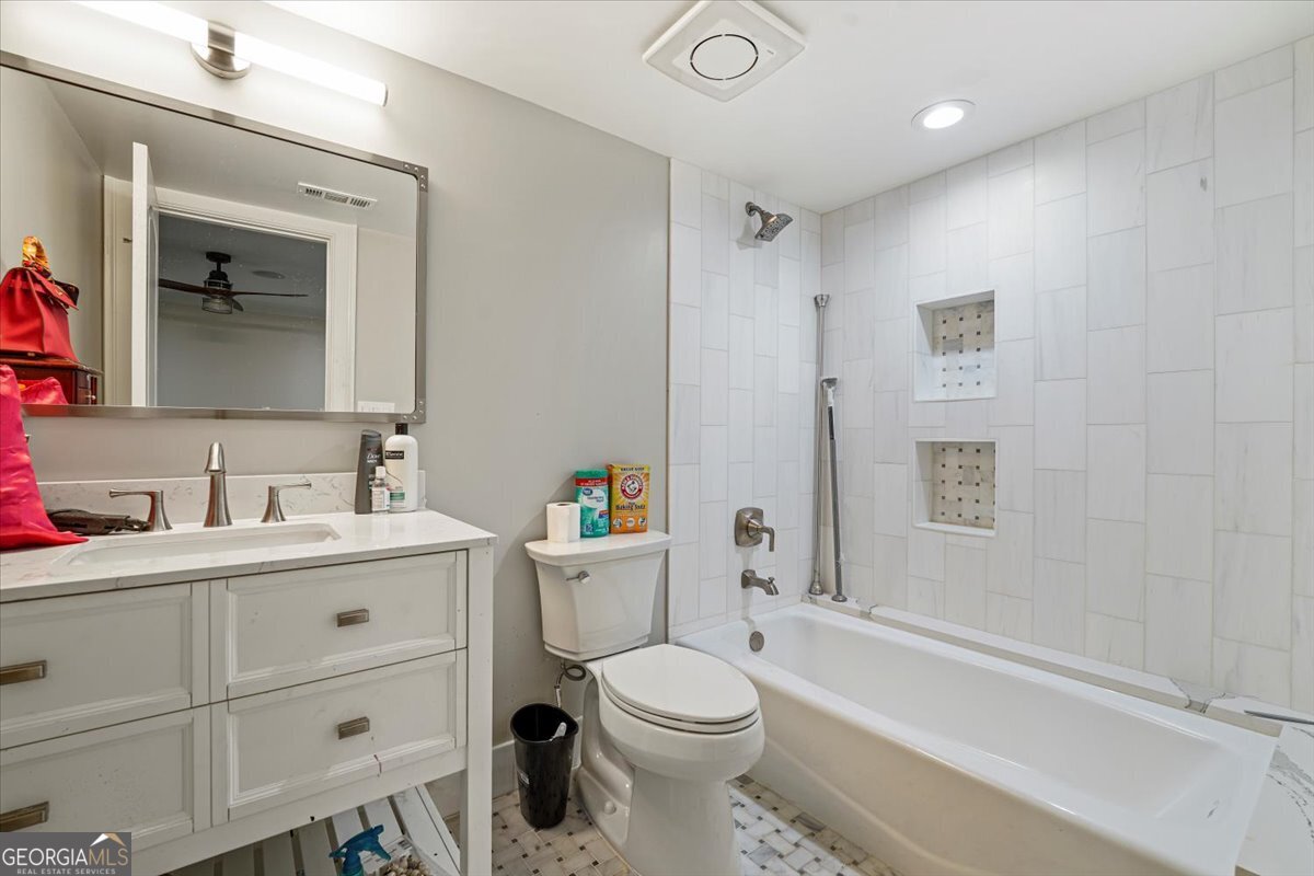 1020 Henry Terrace Property Photo 34