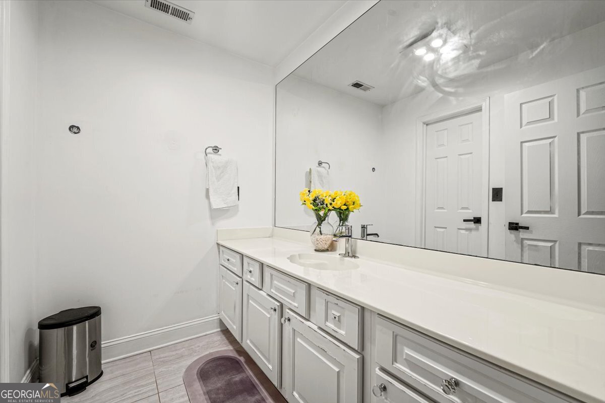 1020 Henry Terrace Property Photo 39