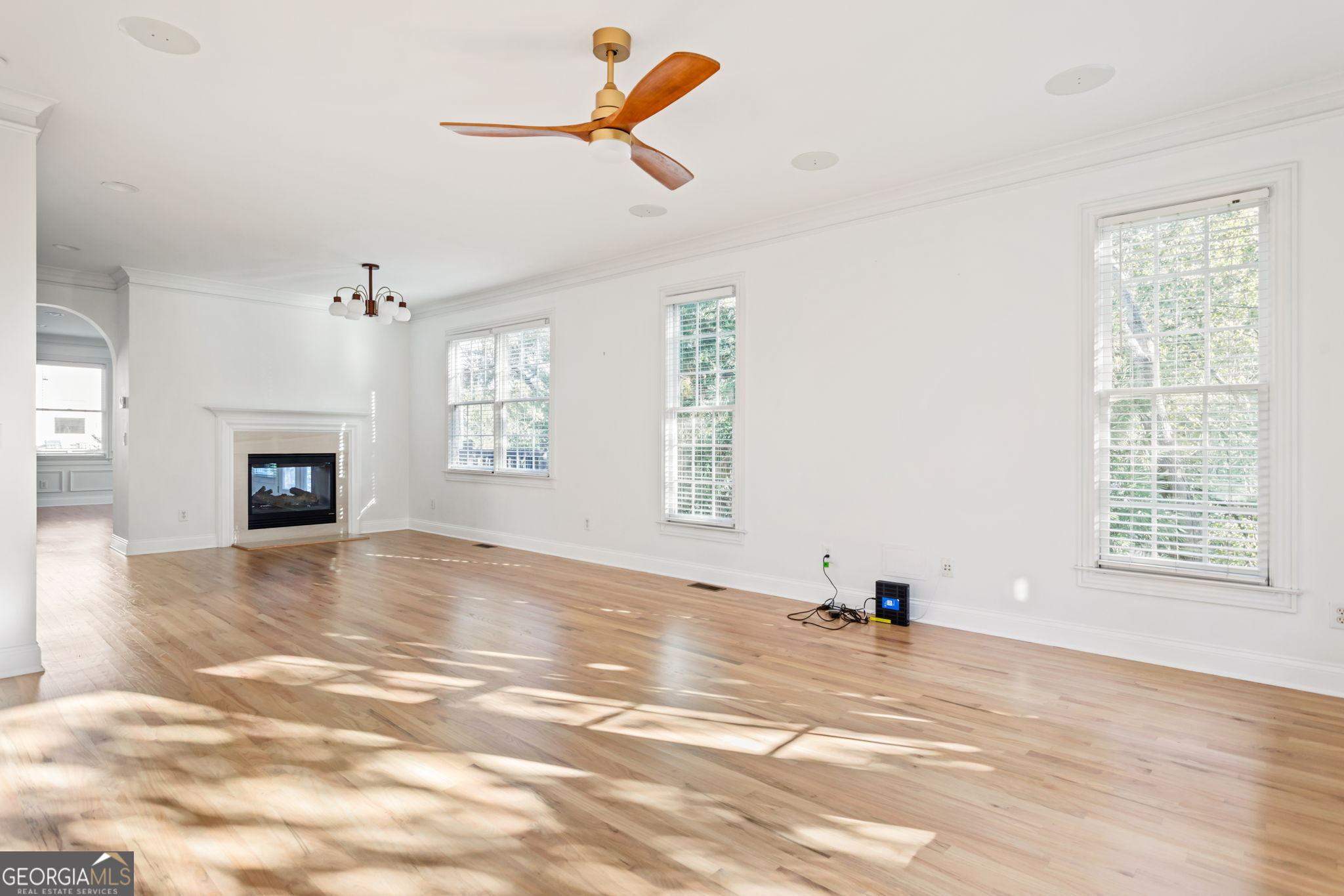 1055 Davis Circle Nw # R Property Photo 3