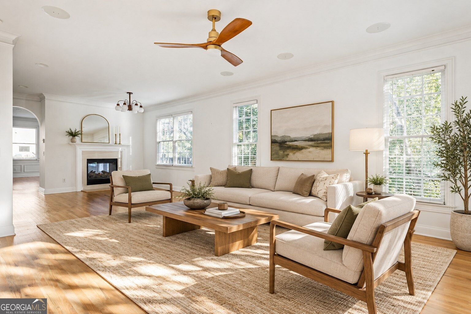 1055 Davis Circle Nw # R Property Photo 4