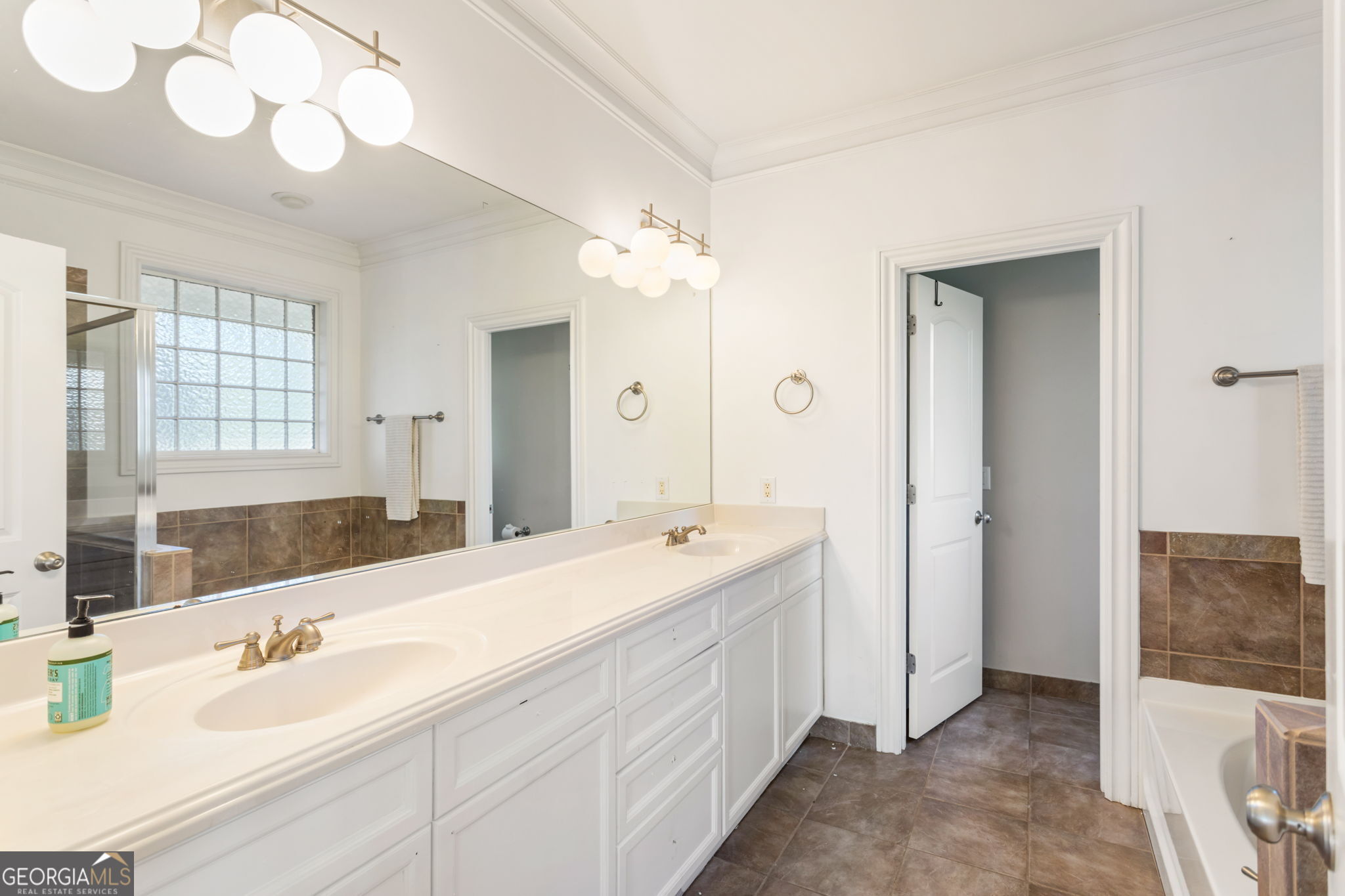 1055 Davis Circle Nw # R Property Photo 18