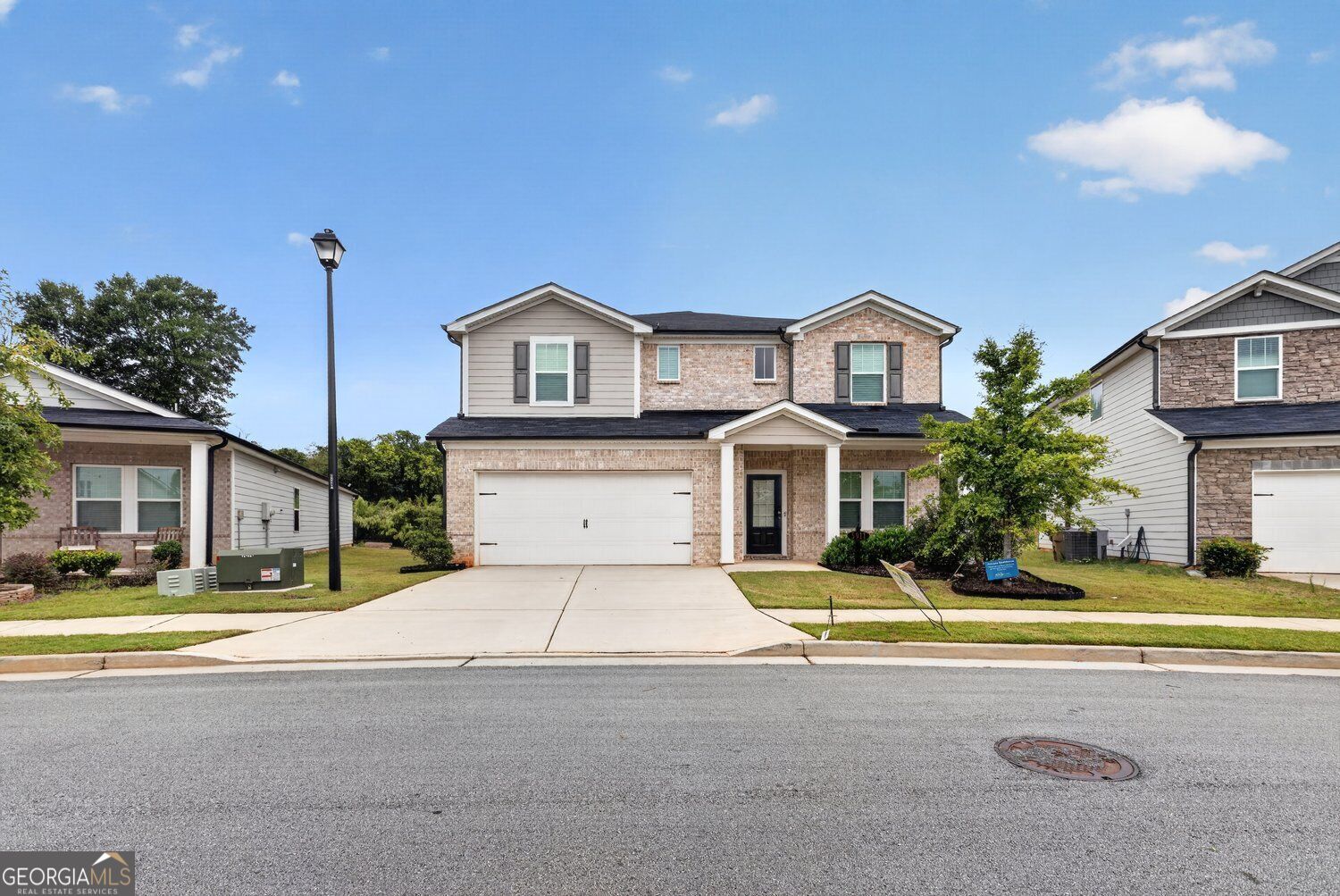 5911 Green Ash Court Property Photo 1
