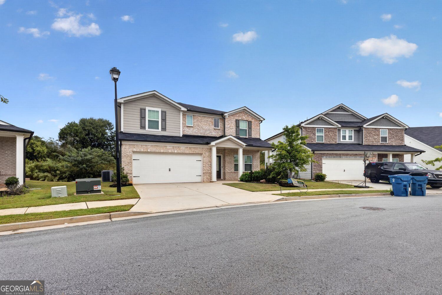 5911 Green Ash Court Property Photo 3