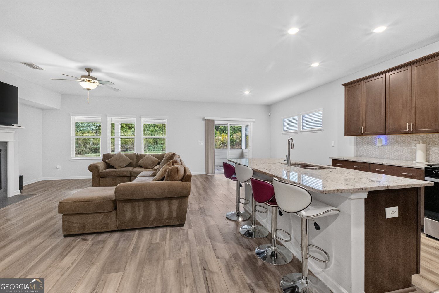 5911 Green Ash Court Property Photo 7