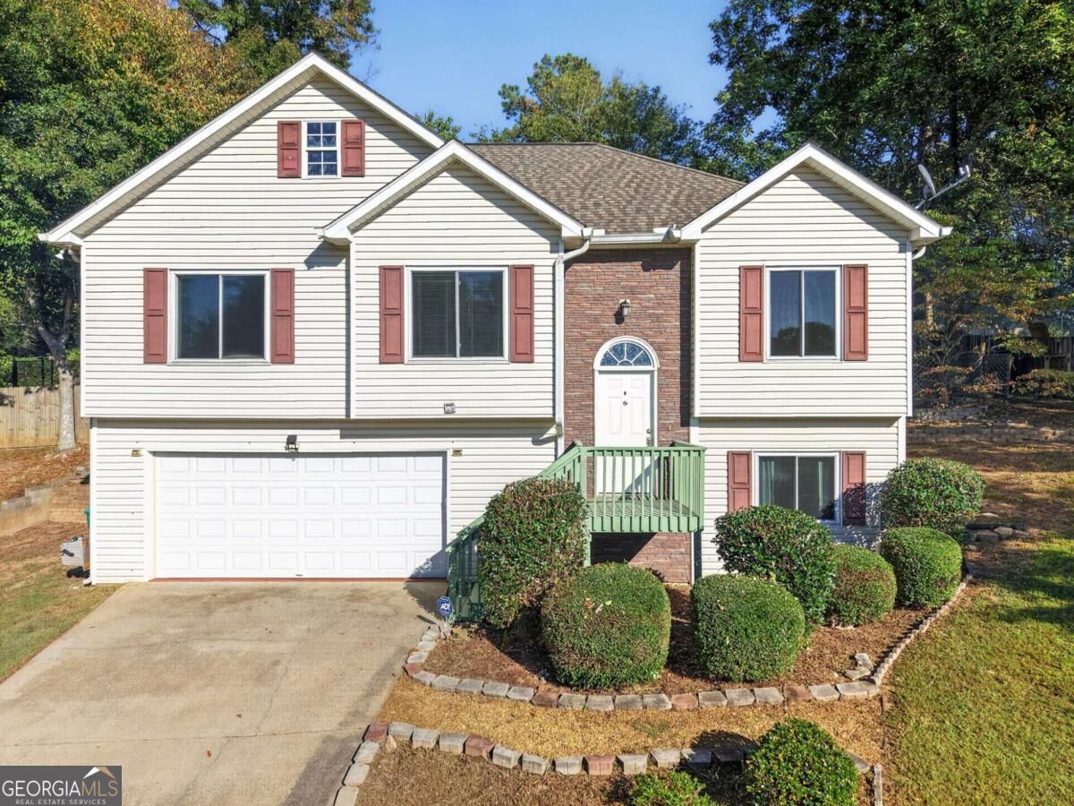 1038 Whispering Woods Drive Property Photo 1