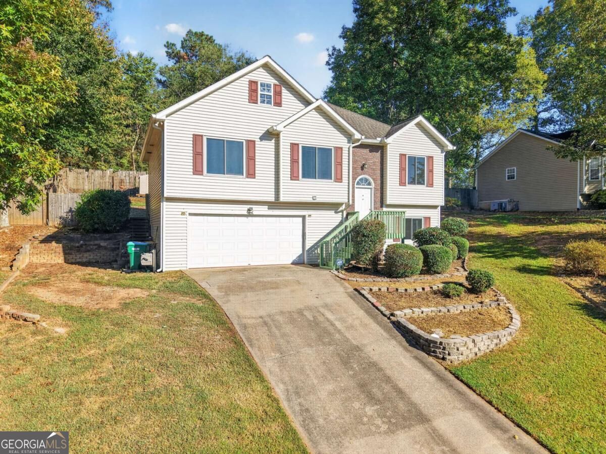 1038 Whispering Woods Drive Property Photo 2