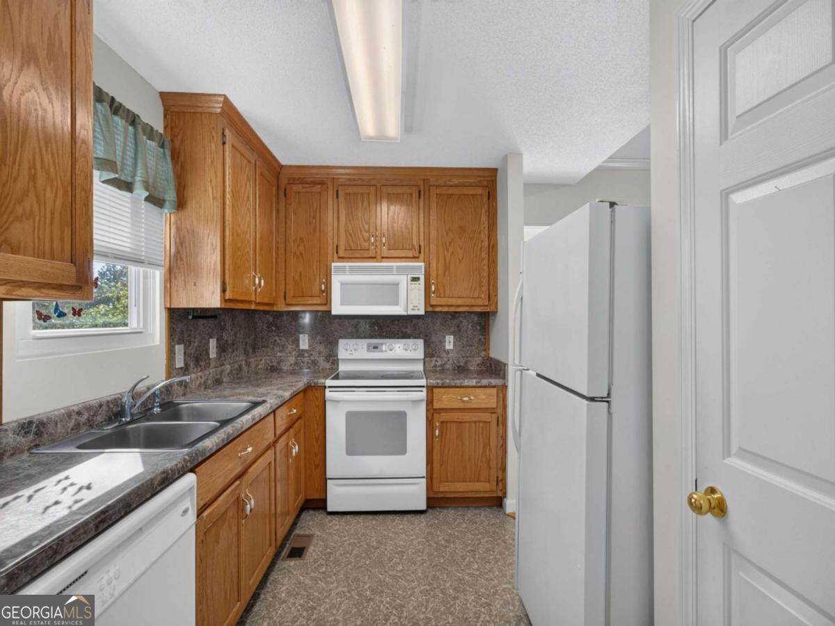1038 Whispering Woods Drive Property Photo 17