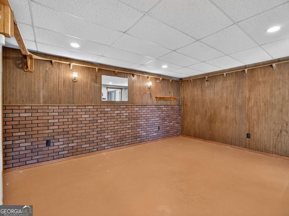 1038 Whispering Woods Drive Property Photo 42