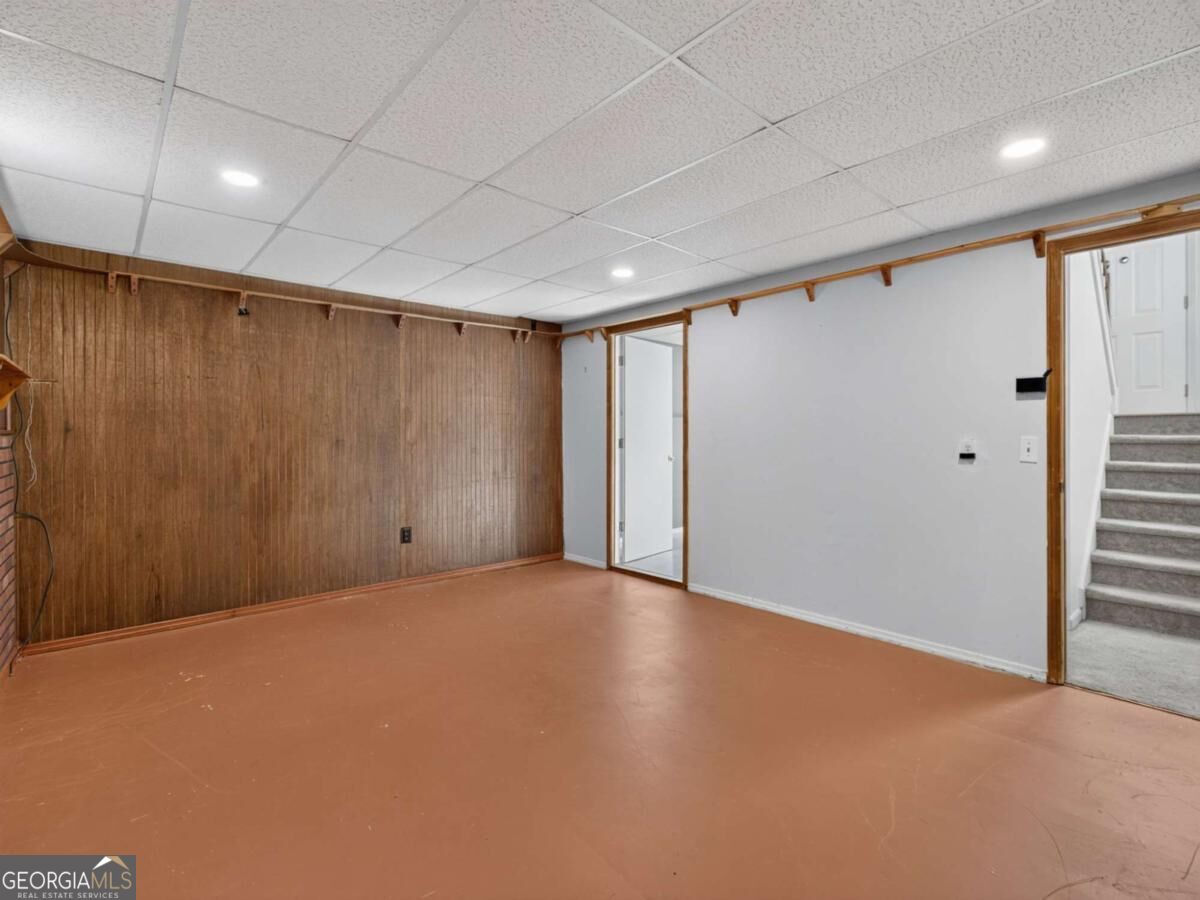 1038 Whispering Woods Drive Property Photo 45