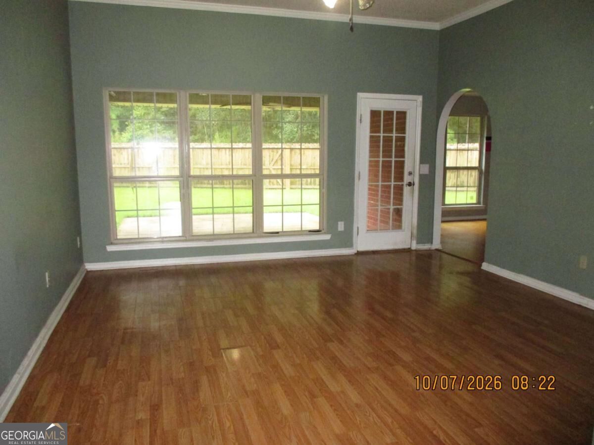166 Gloucester Drive Property Photo 2
