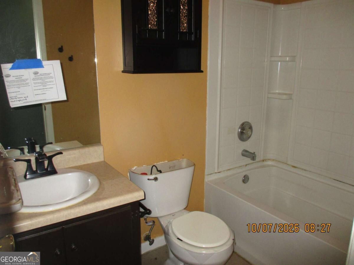 166 Gloucester Drive Property Photo 6