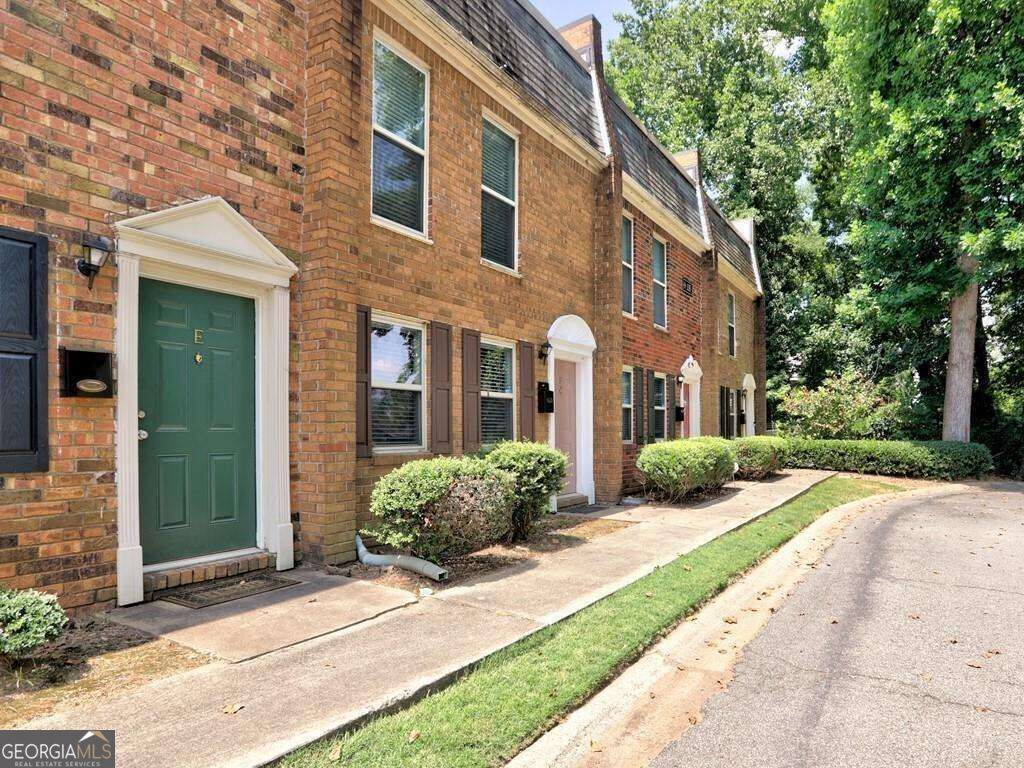 135 N River Drive # F Property Photo 2