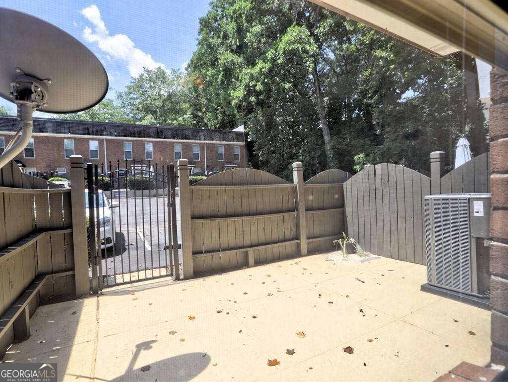 135 N River Drive # F Property Photo 30