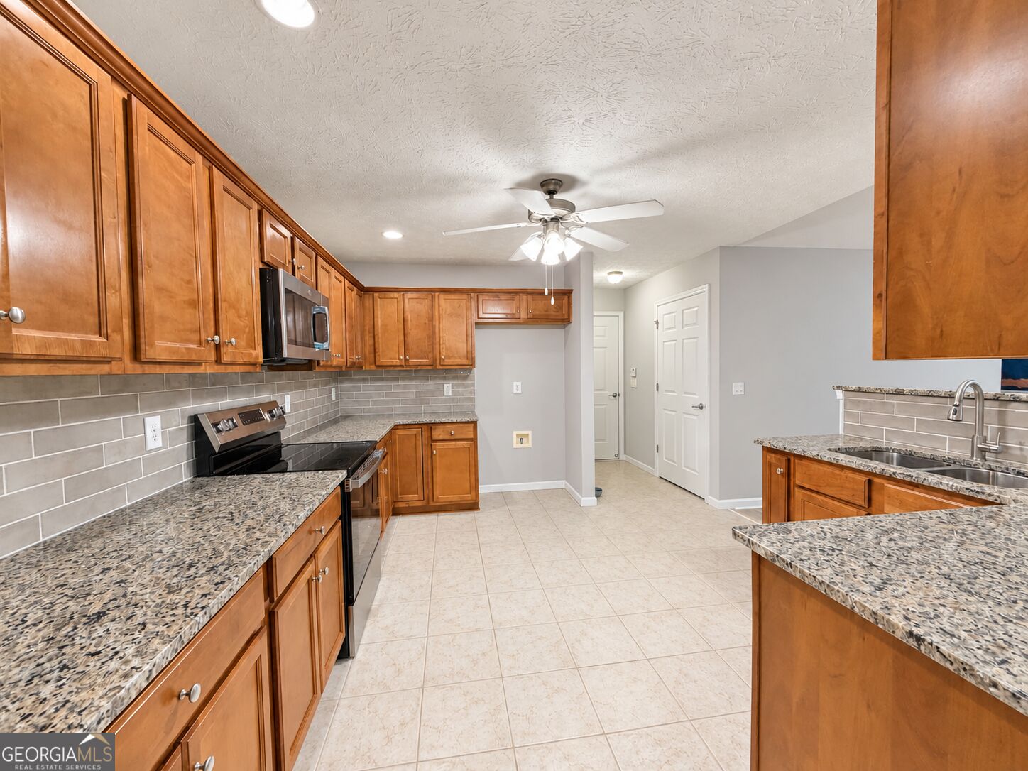 690 Majesty Crossing Property Photo 5