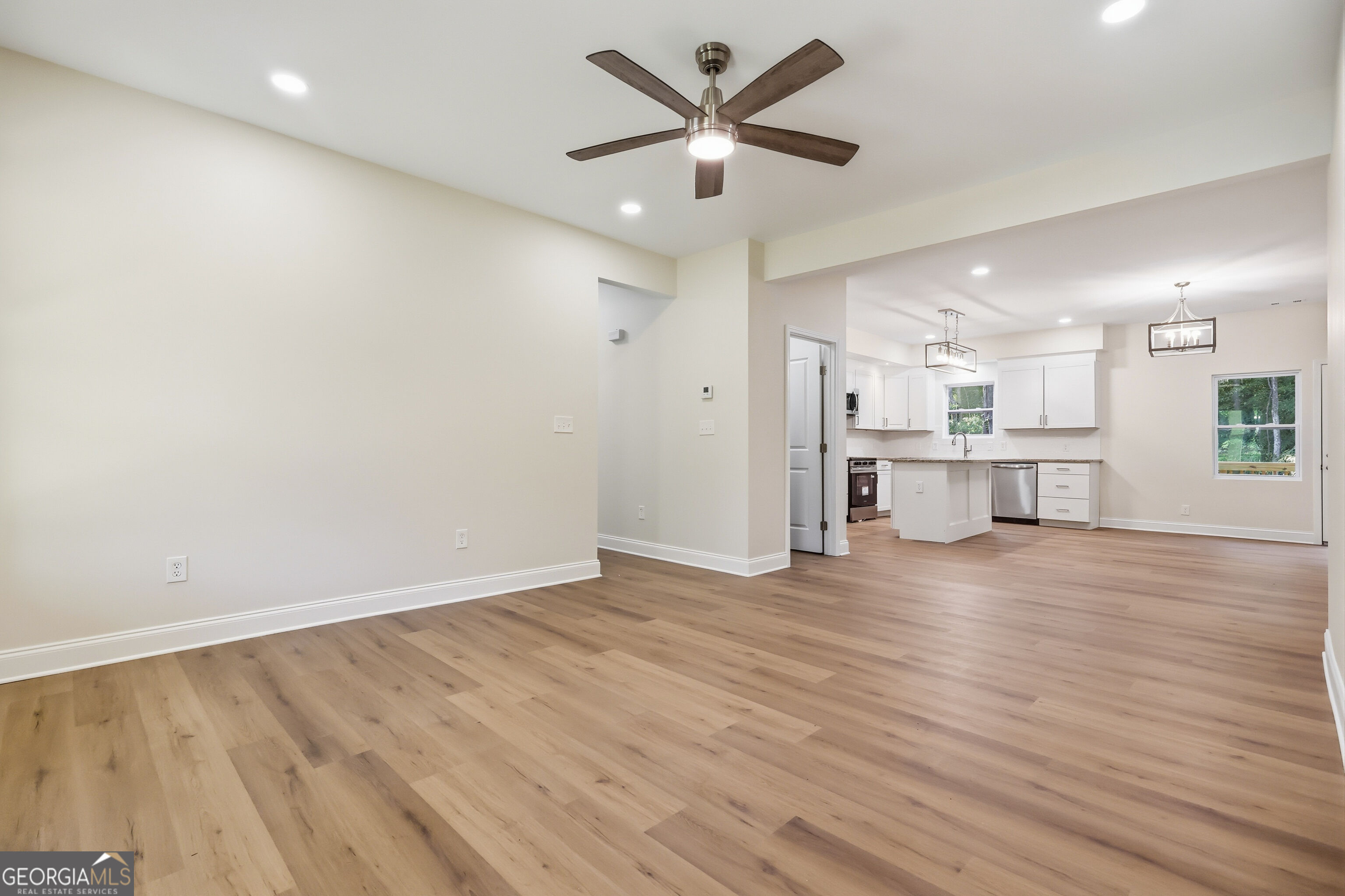1041 Country Club Circle Property Photo 12