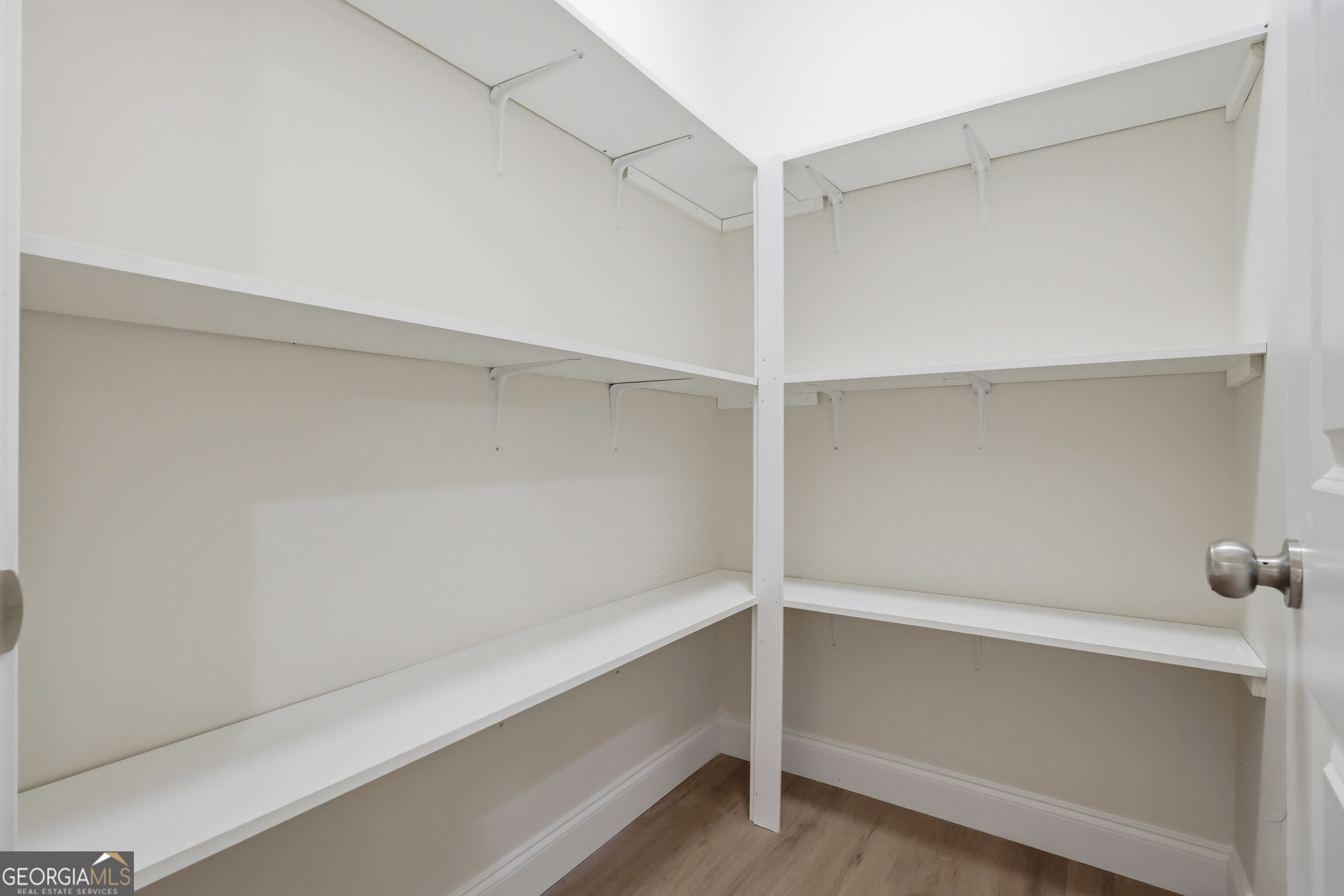 1041 Country Club Circle Property Photo 13