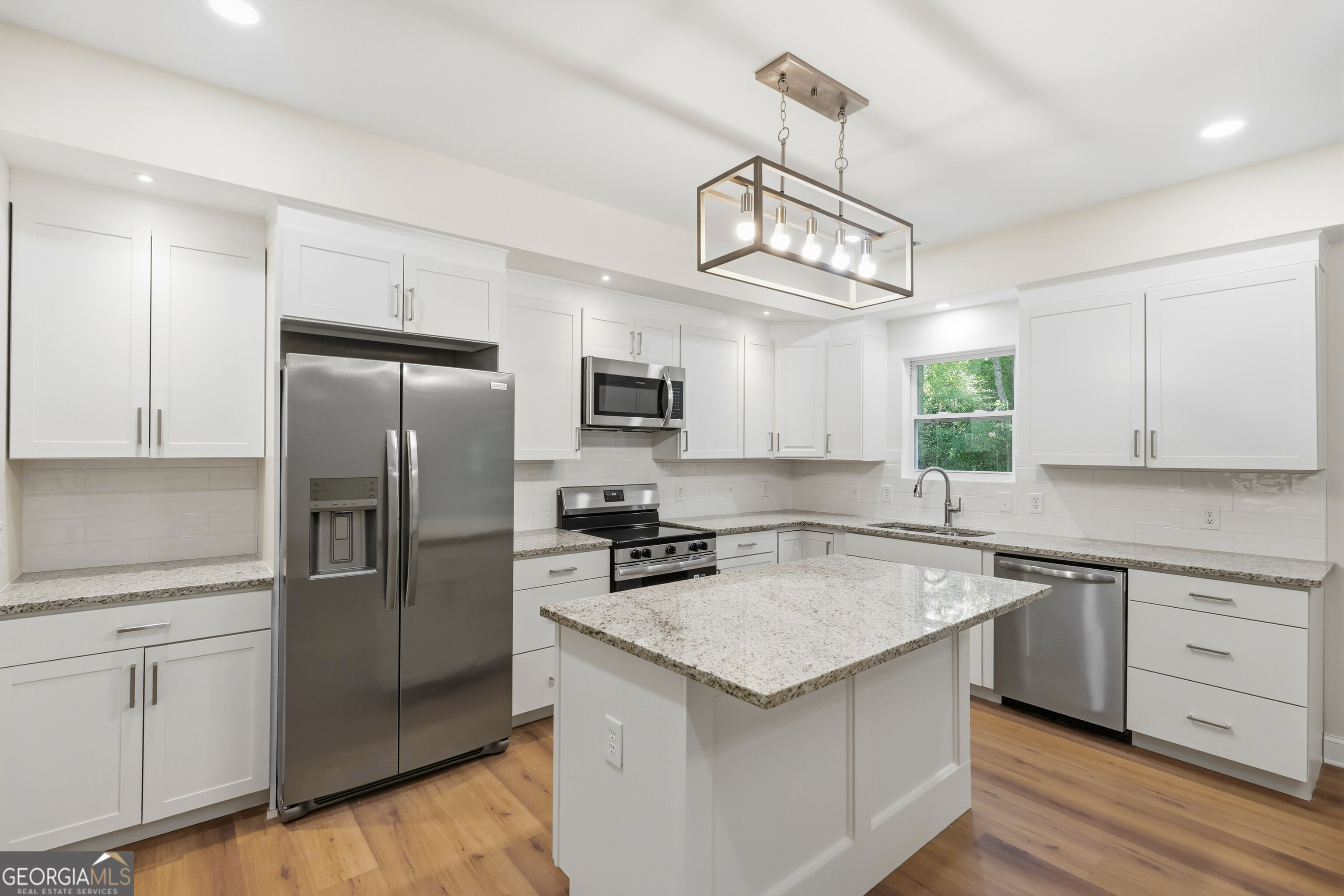 1041 Country Club Circle Property Photo 15