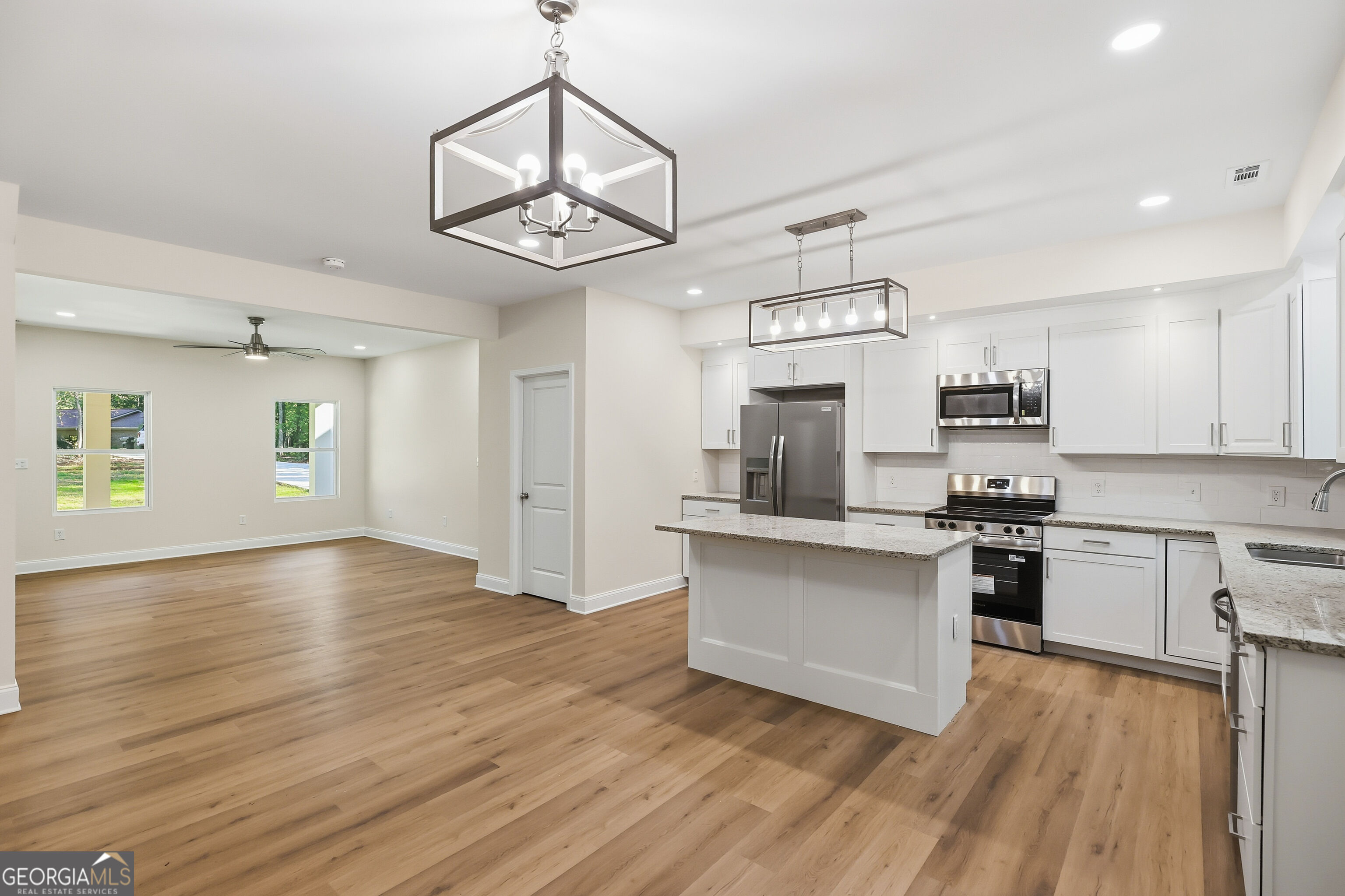 1041 Country Club Circle Property Photo 17