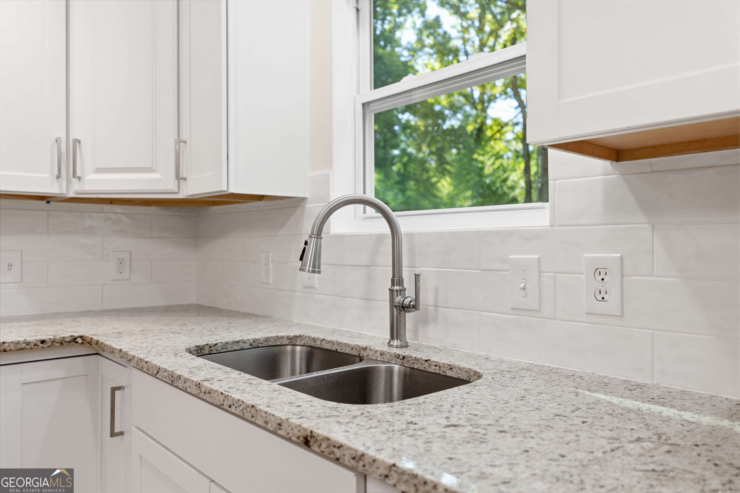 1041 Country Club Circle Property Photo 18