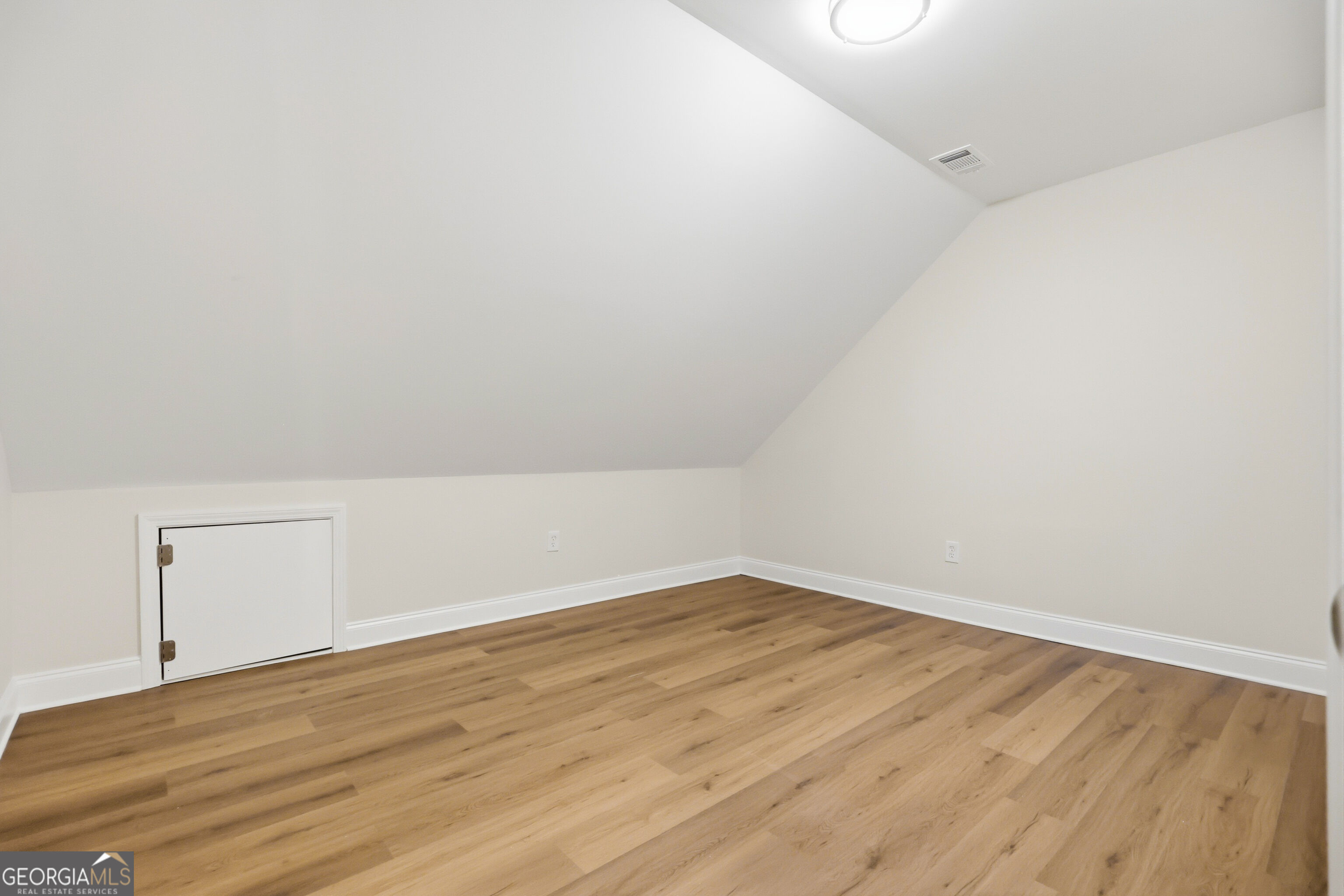 1041 Country Club Circle Property Photo 36