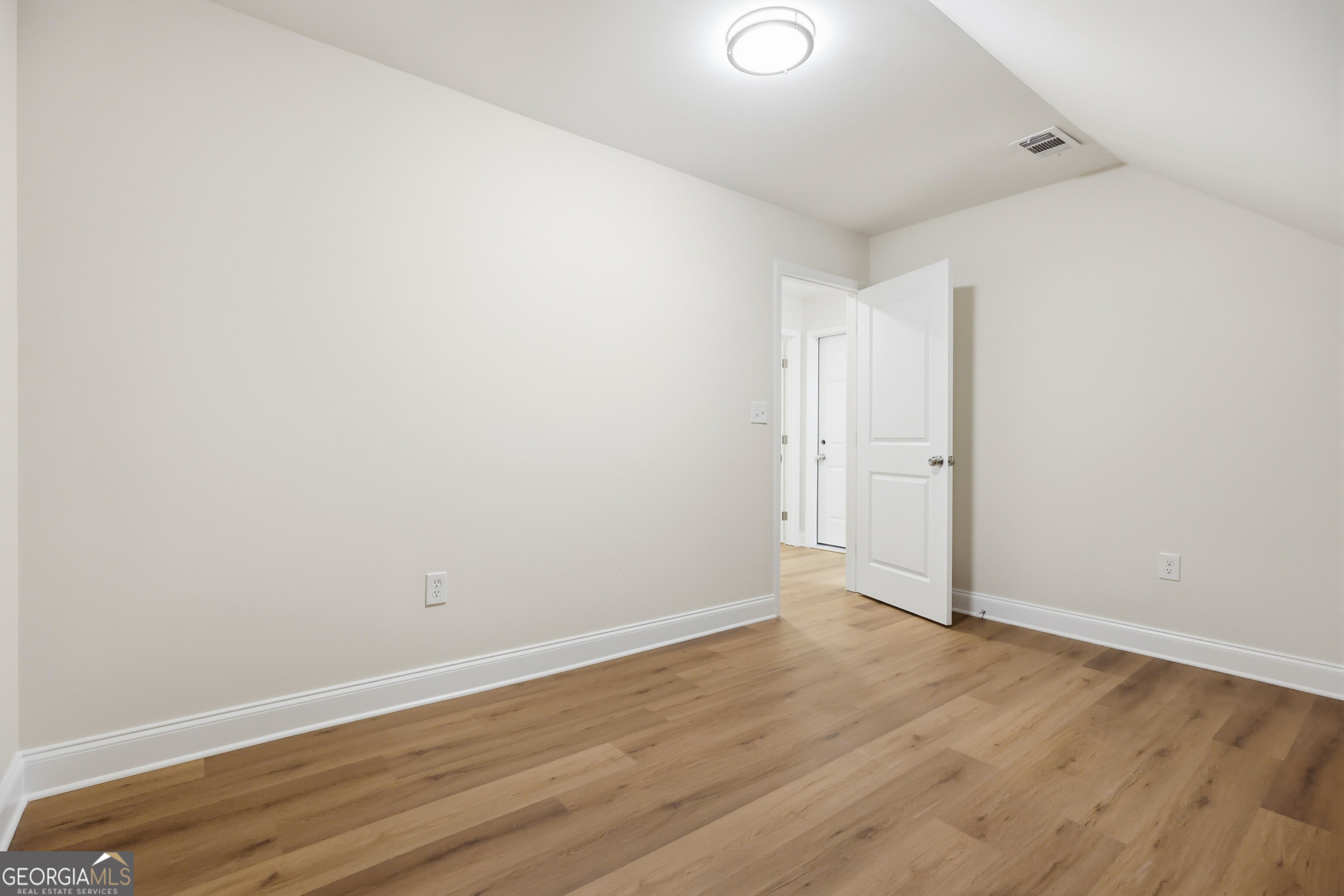 1041 Country Club Circle Property Photo 37