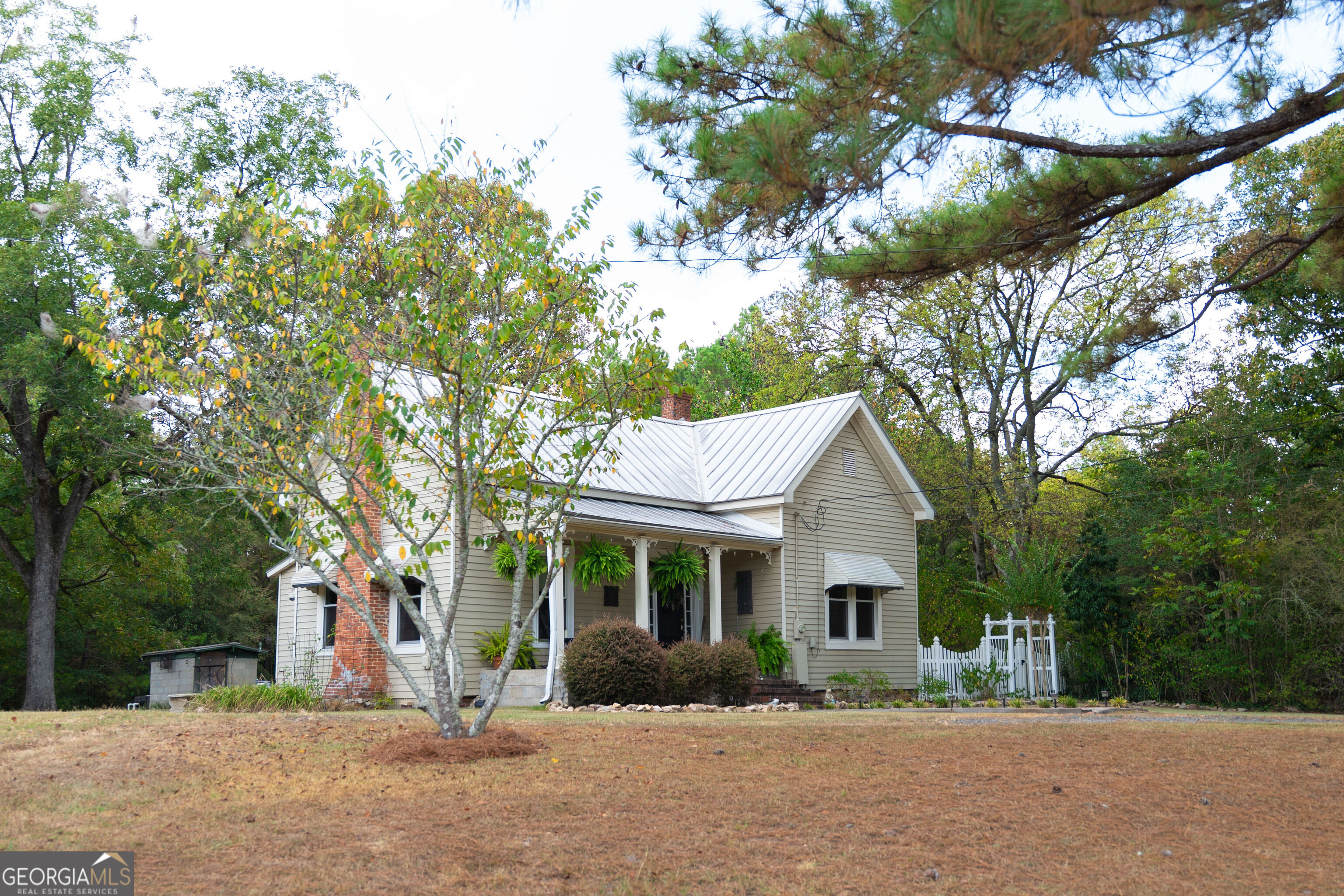 2612 Midway Road Property Photo 1
