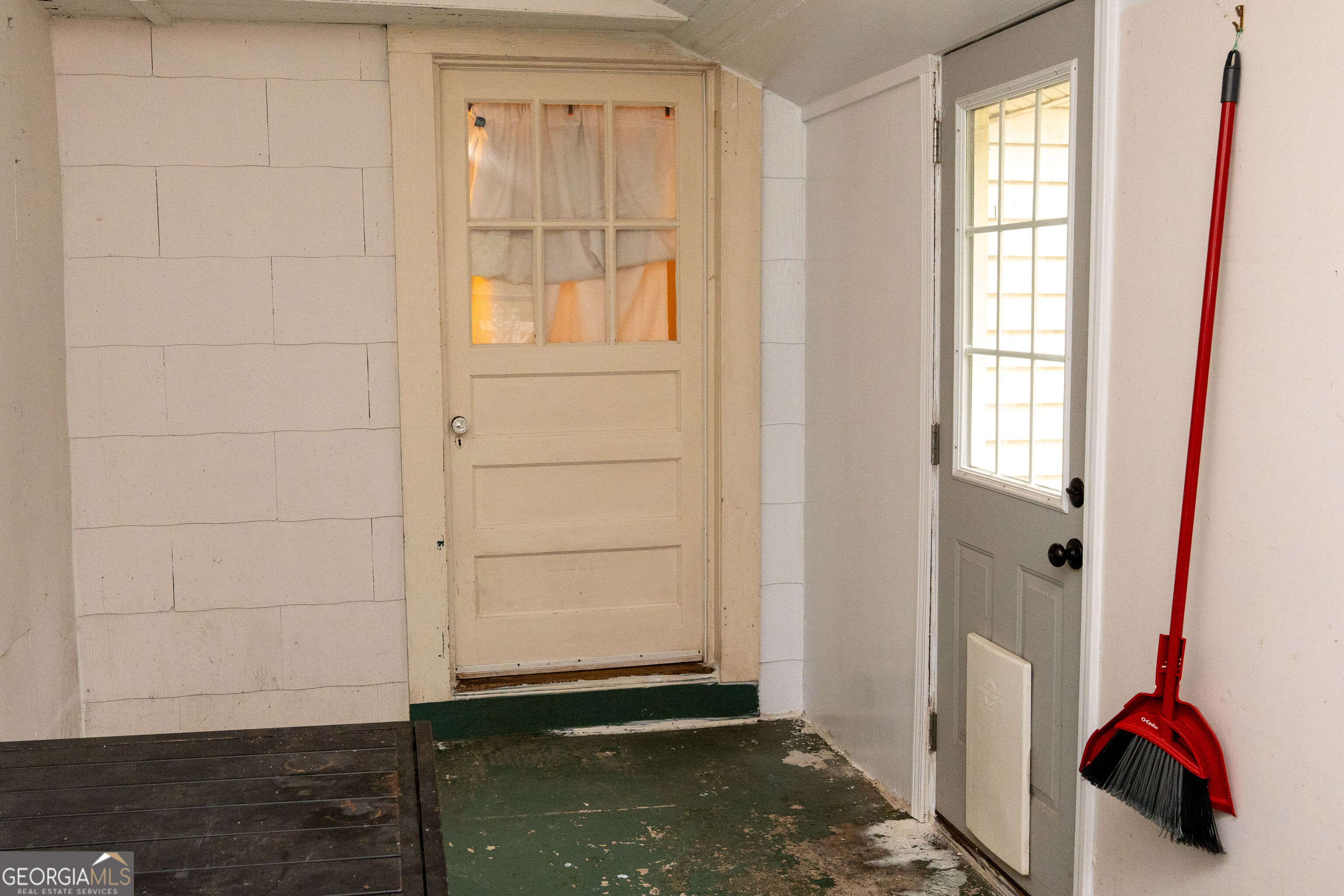 2612 Midway Road Property Photo 20