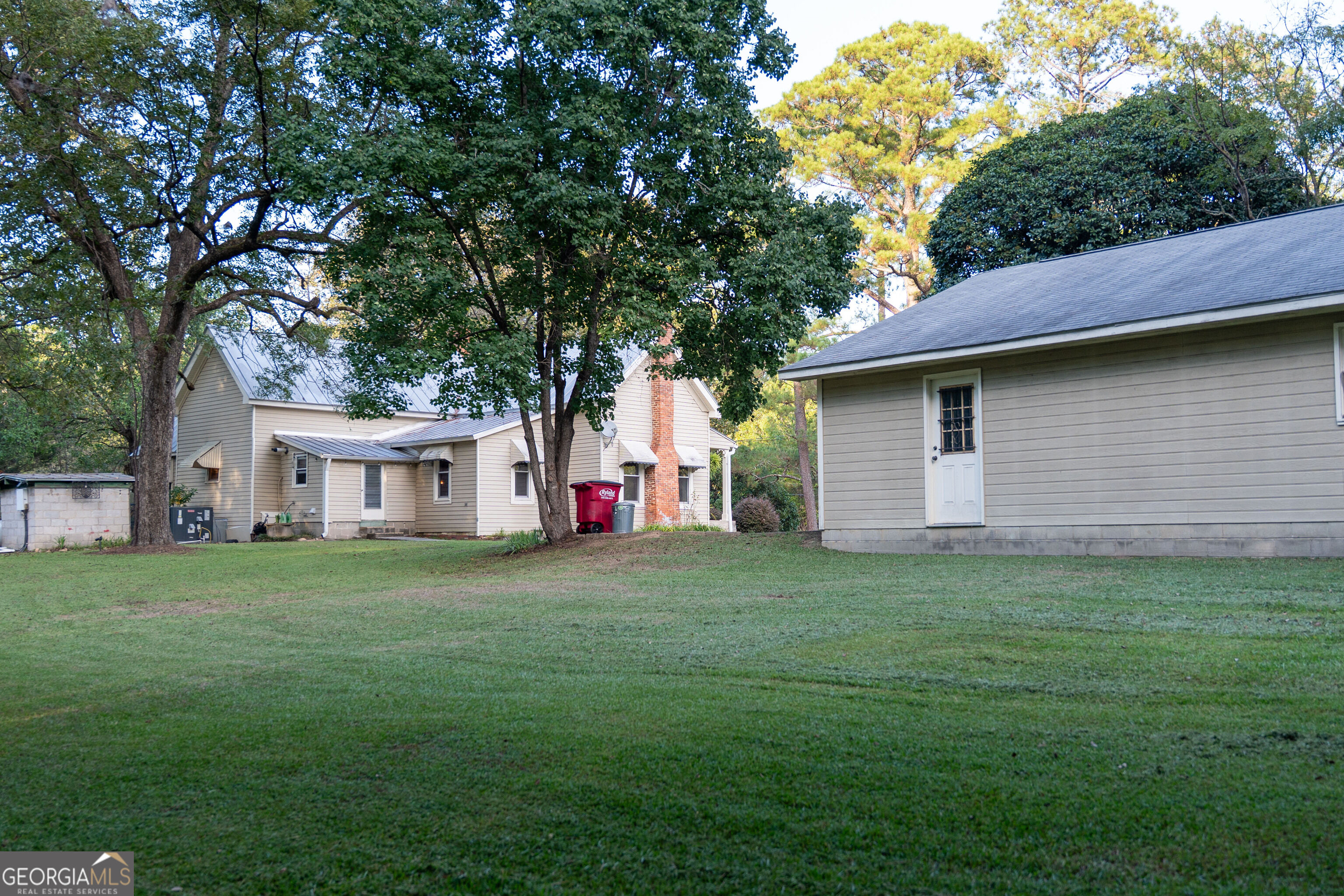 2612 Midway Road Property Photo 24