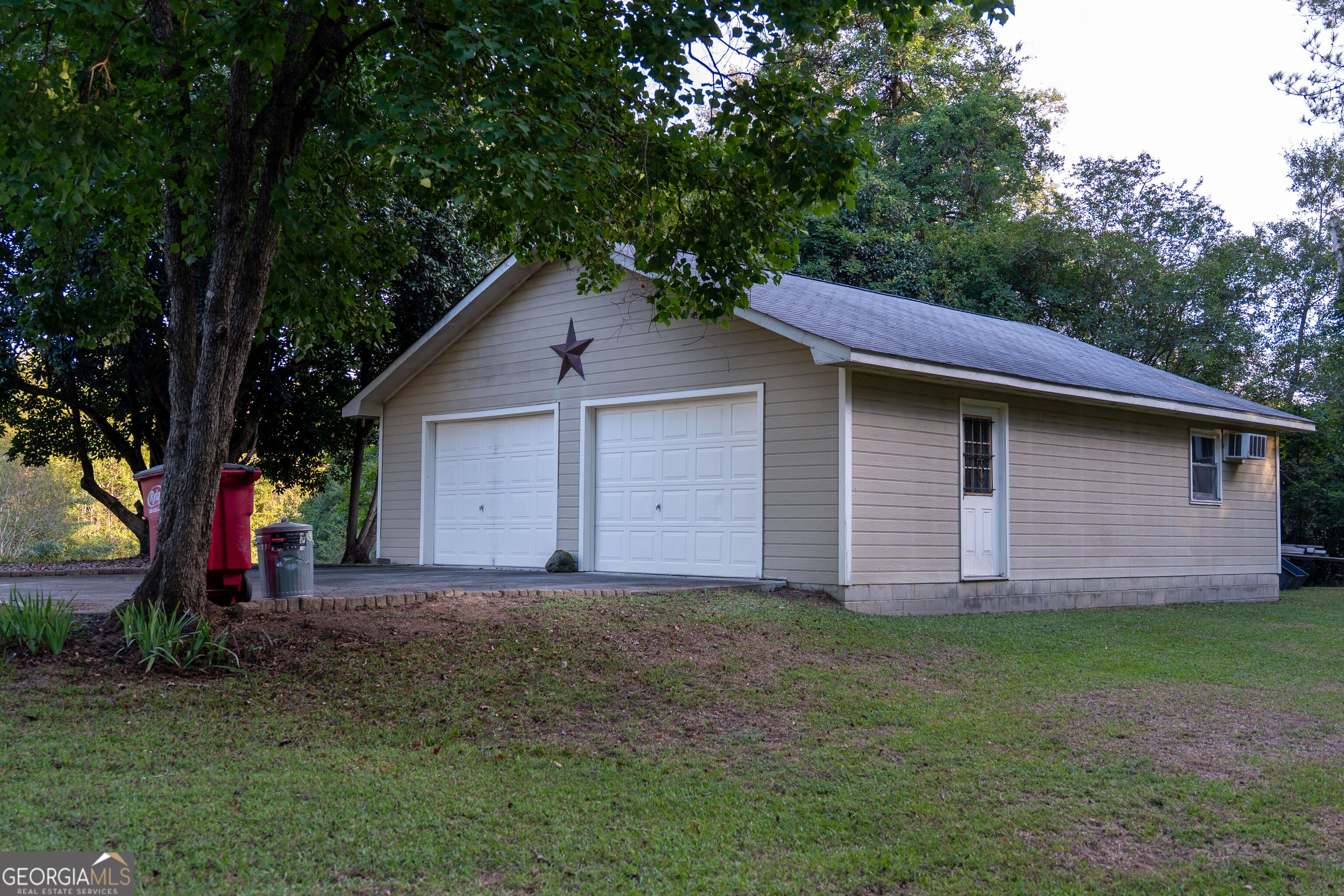 2612 Midway Road Property Photo 29