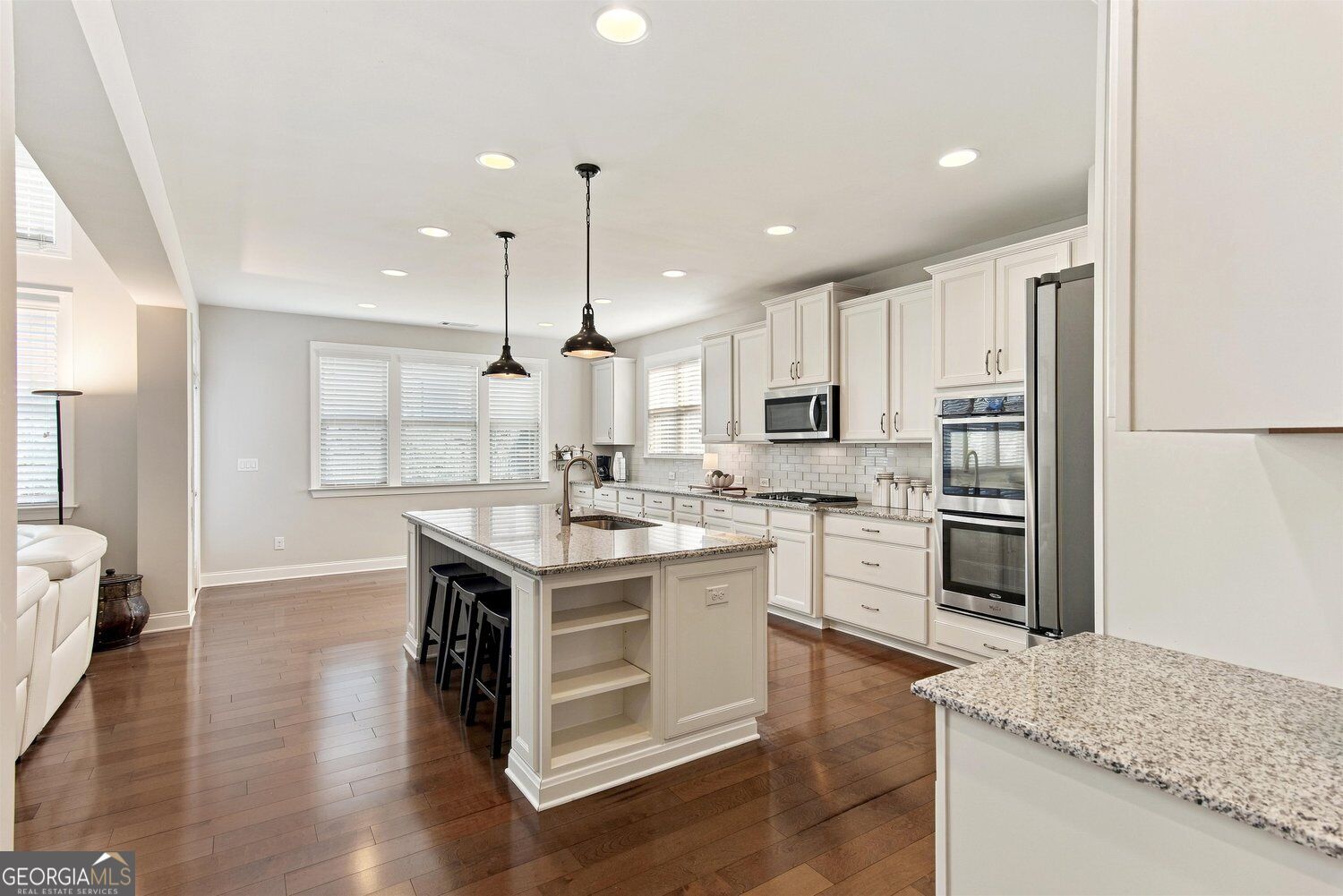 4450 Ivanhoe Walk Property Photo 5
