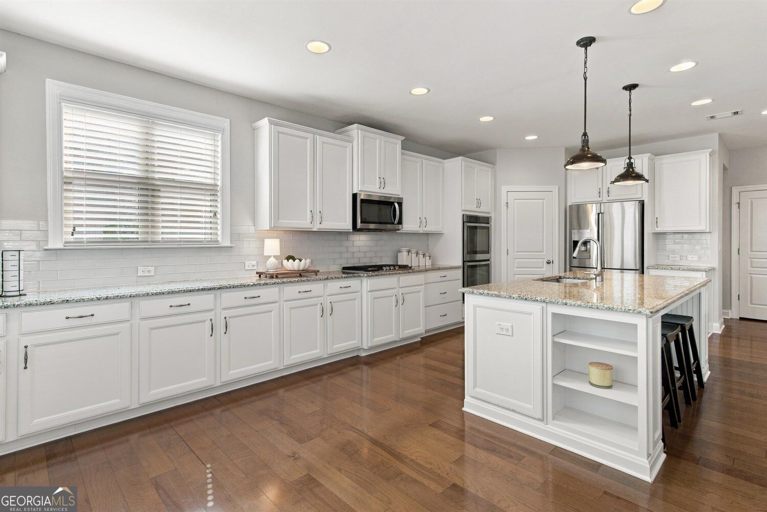 4450 Ivanhoe Walk Property Photo 6