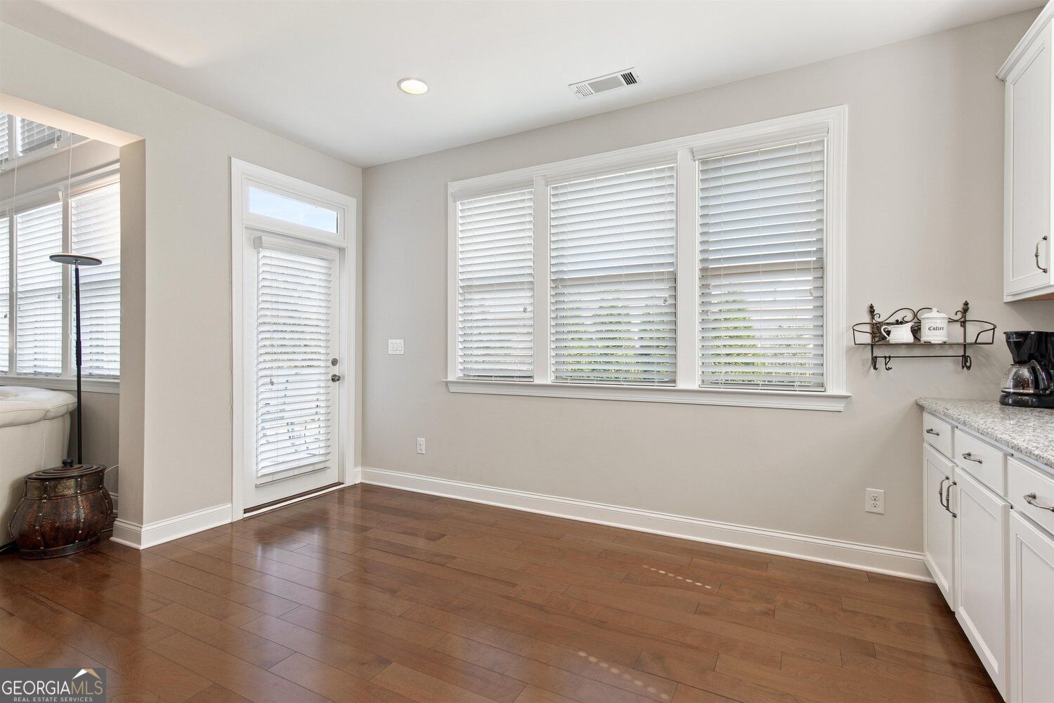 4450 Ivanhoe Walk Property Photo 9
