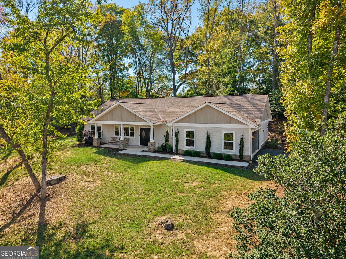158 Oxford Trail Property Photo 1