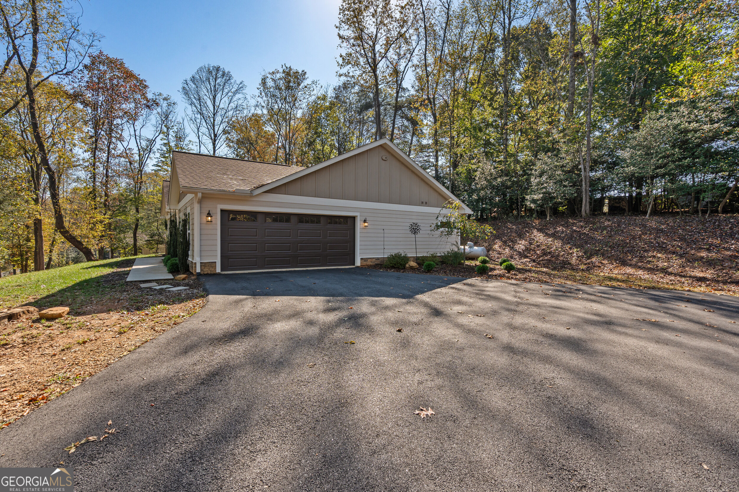 158 Oxford Trail Property Photo 45