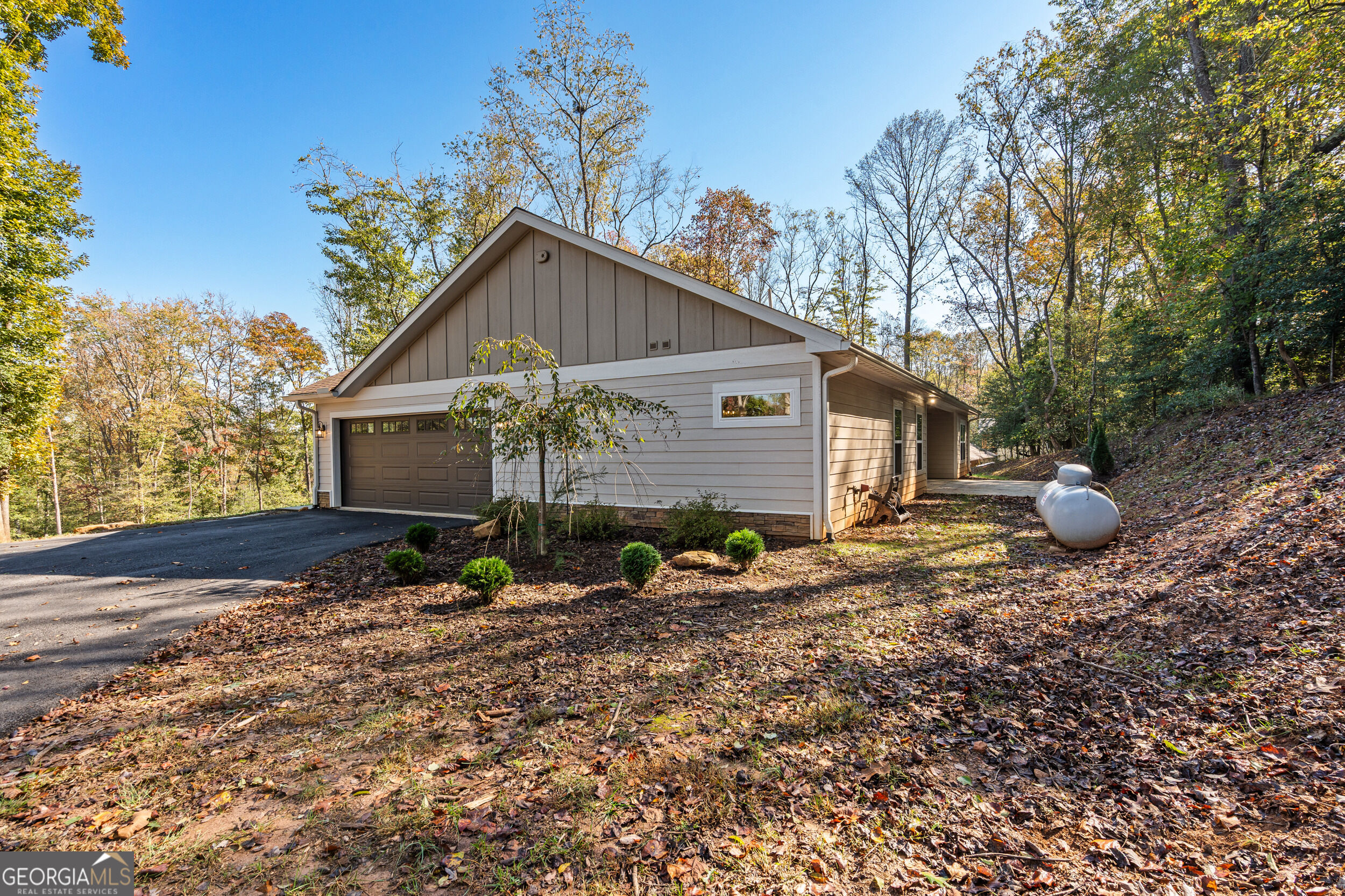 158 Oxford Trail Property Photo 46