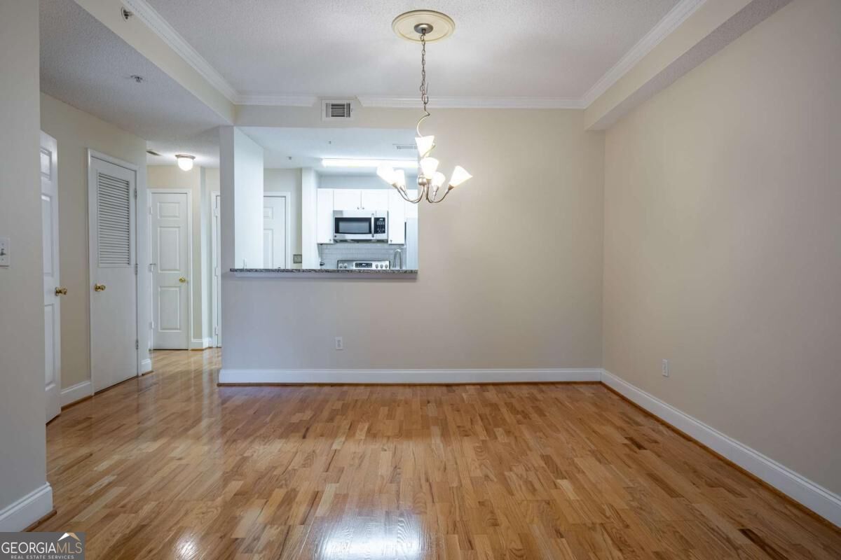 1075 Peachtree Walk Ne # A205 Property Photo 5