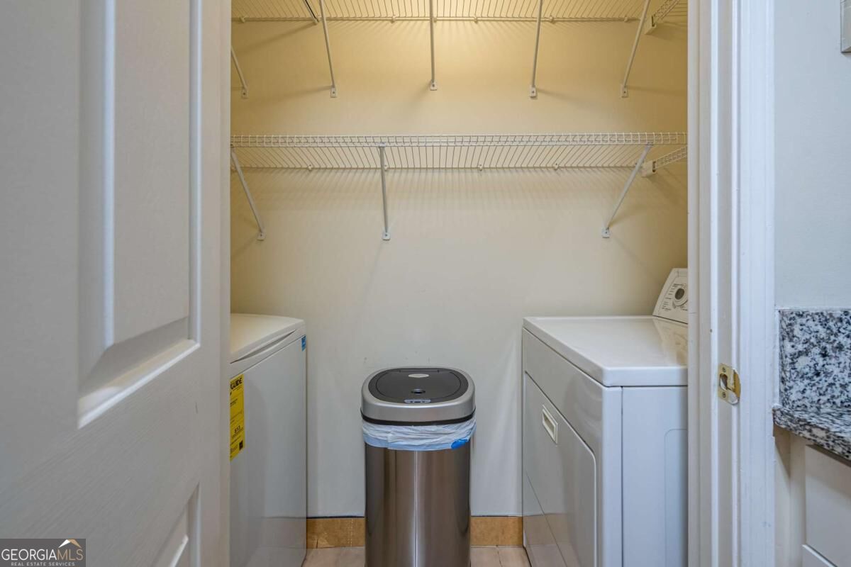 1075 Peachtree Walk Ne # A205 Property Photo 8