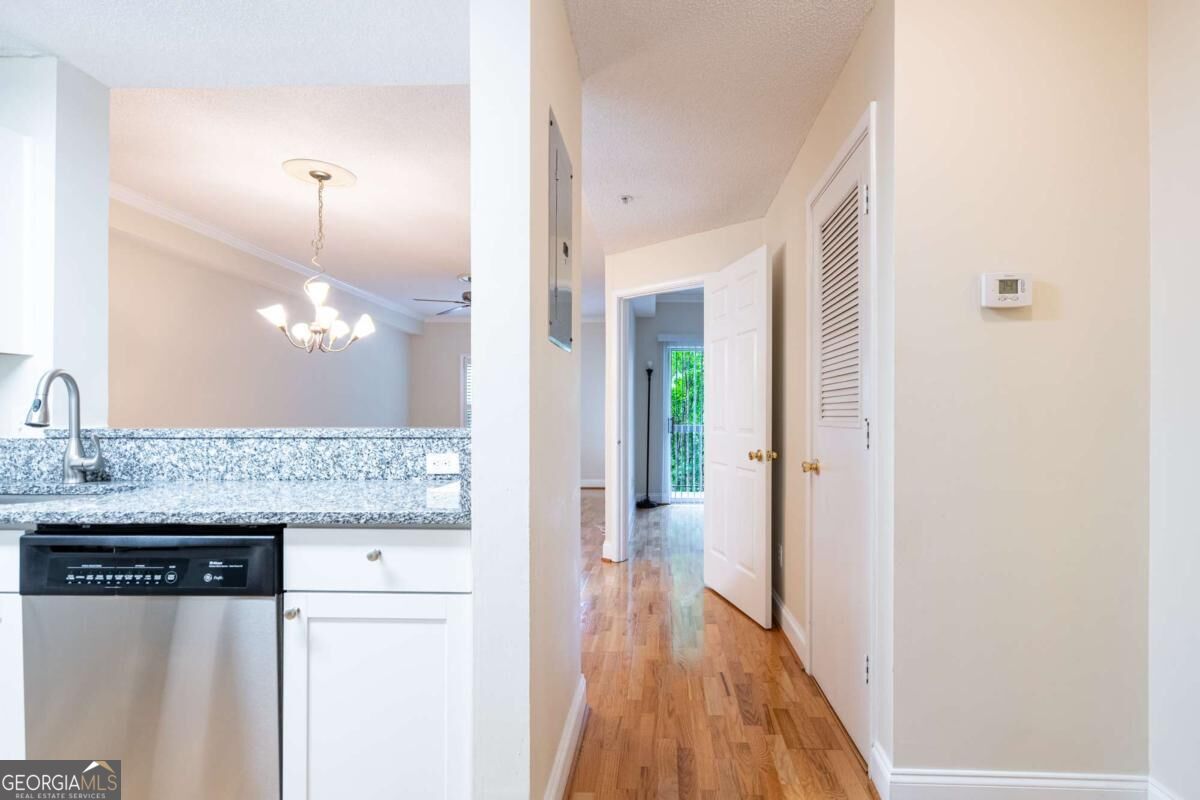 1075 Peachtree Walk Ne # A205 Property Photo 9