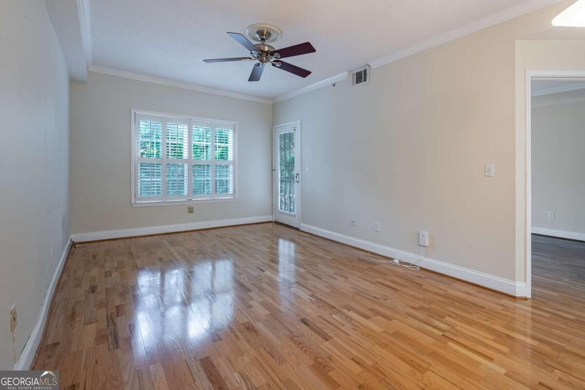 1075 Peachtree Walk Ne # A205 Property Photo 10