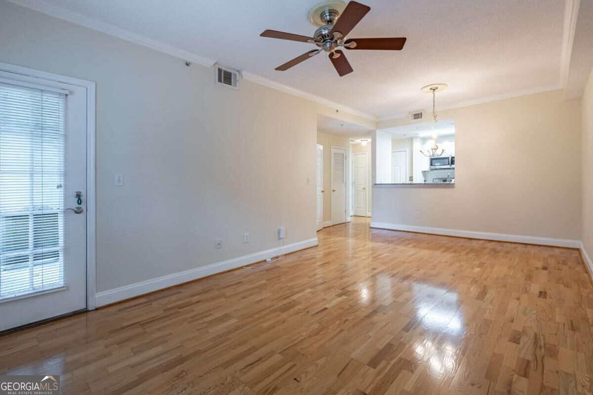 1075 Peachtree Walk Ne # A205 Property Photo 11