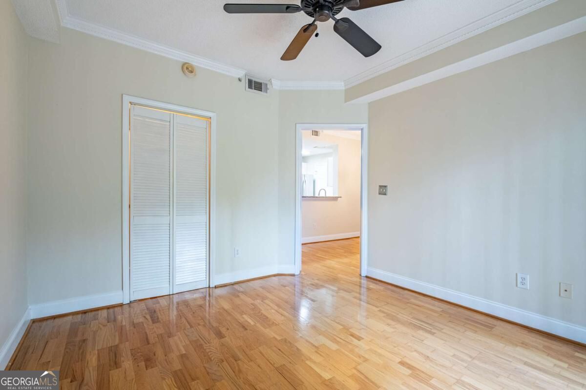 1075 Peachtree Walk Ne # A205 Property Photo 15