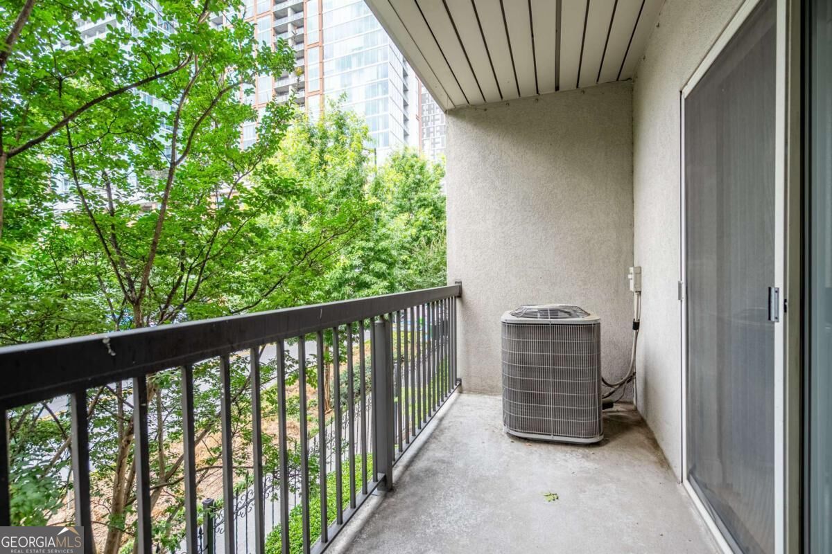 1075 Peachtree Walk Ne # A205 Property Photo 19