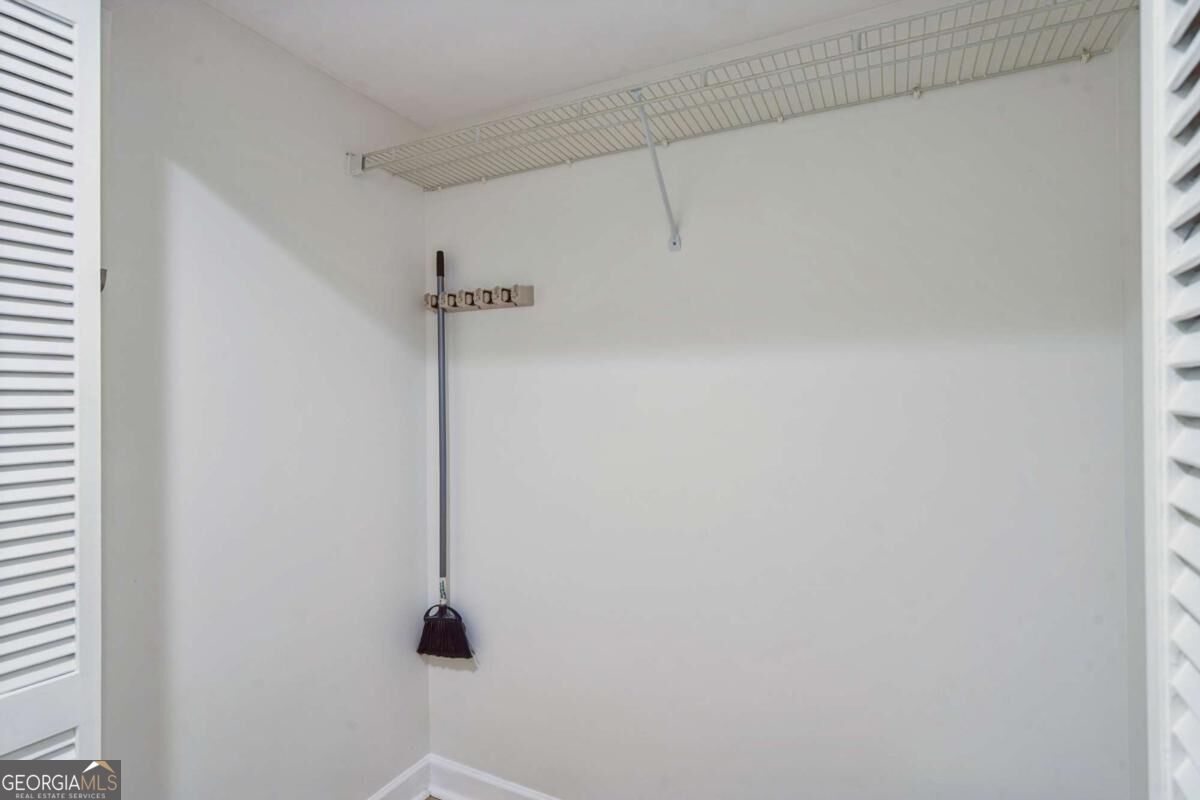 3481 Lakeside Drive Ne # 2503 Property Photo 6
