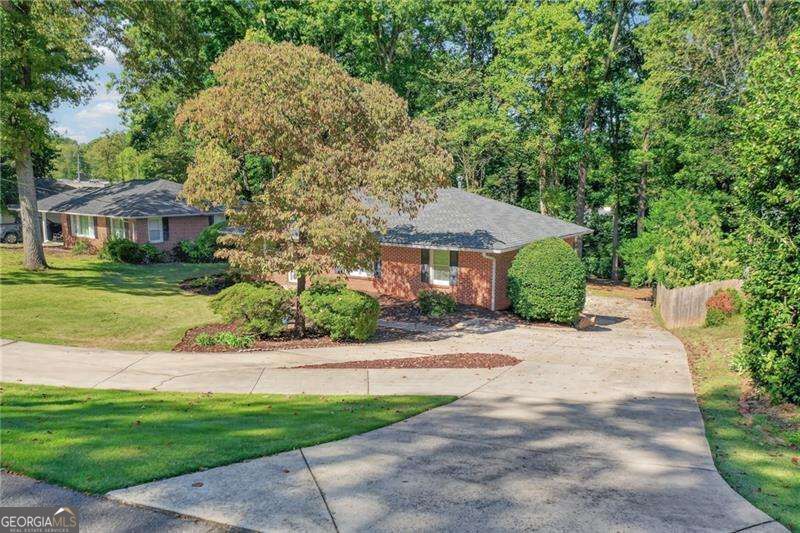 2085 Clearwater Drive Property Photo 1