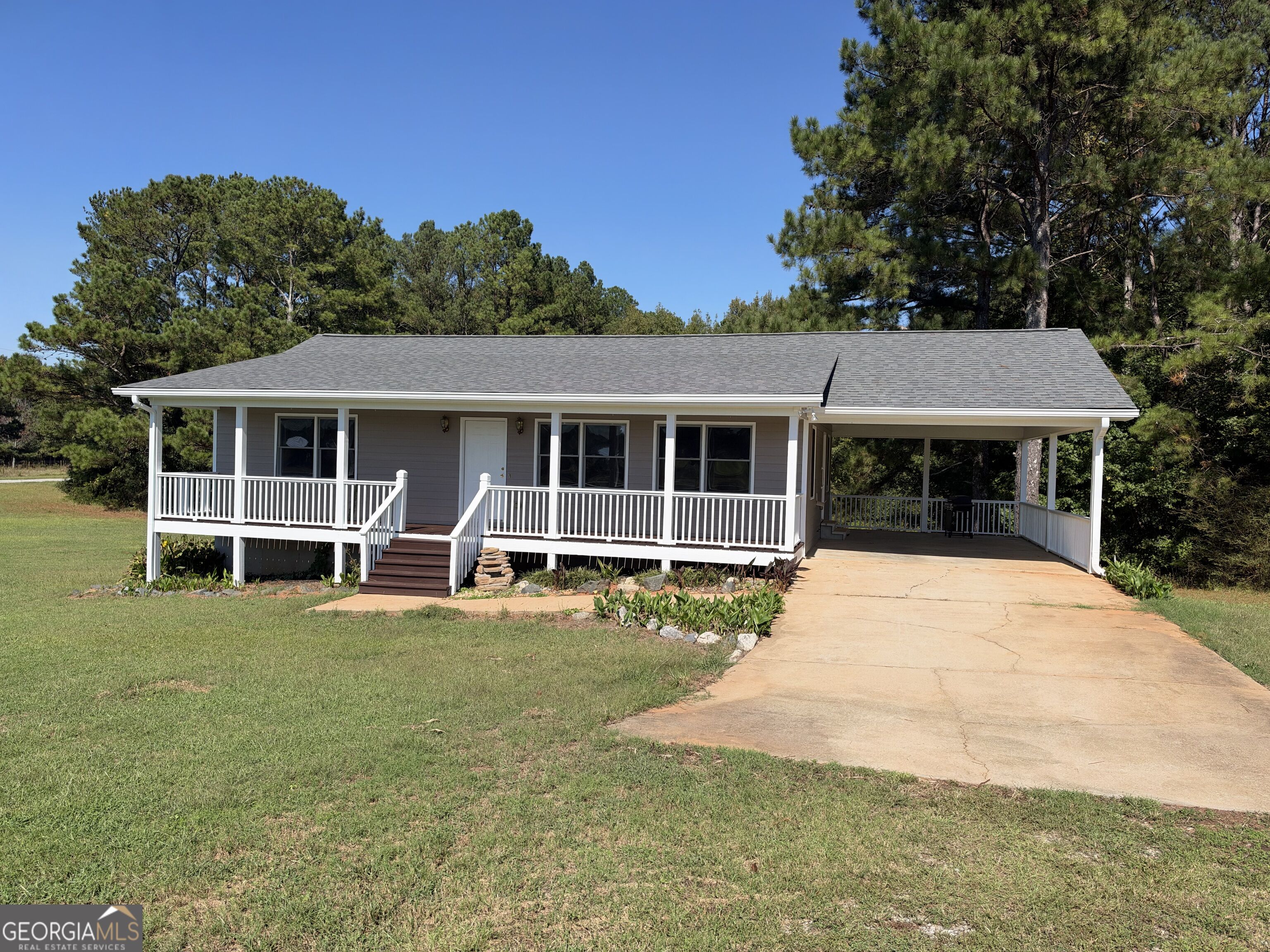 1231 Thankful Road Property Photo 1