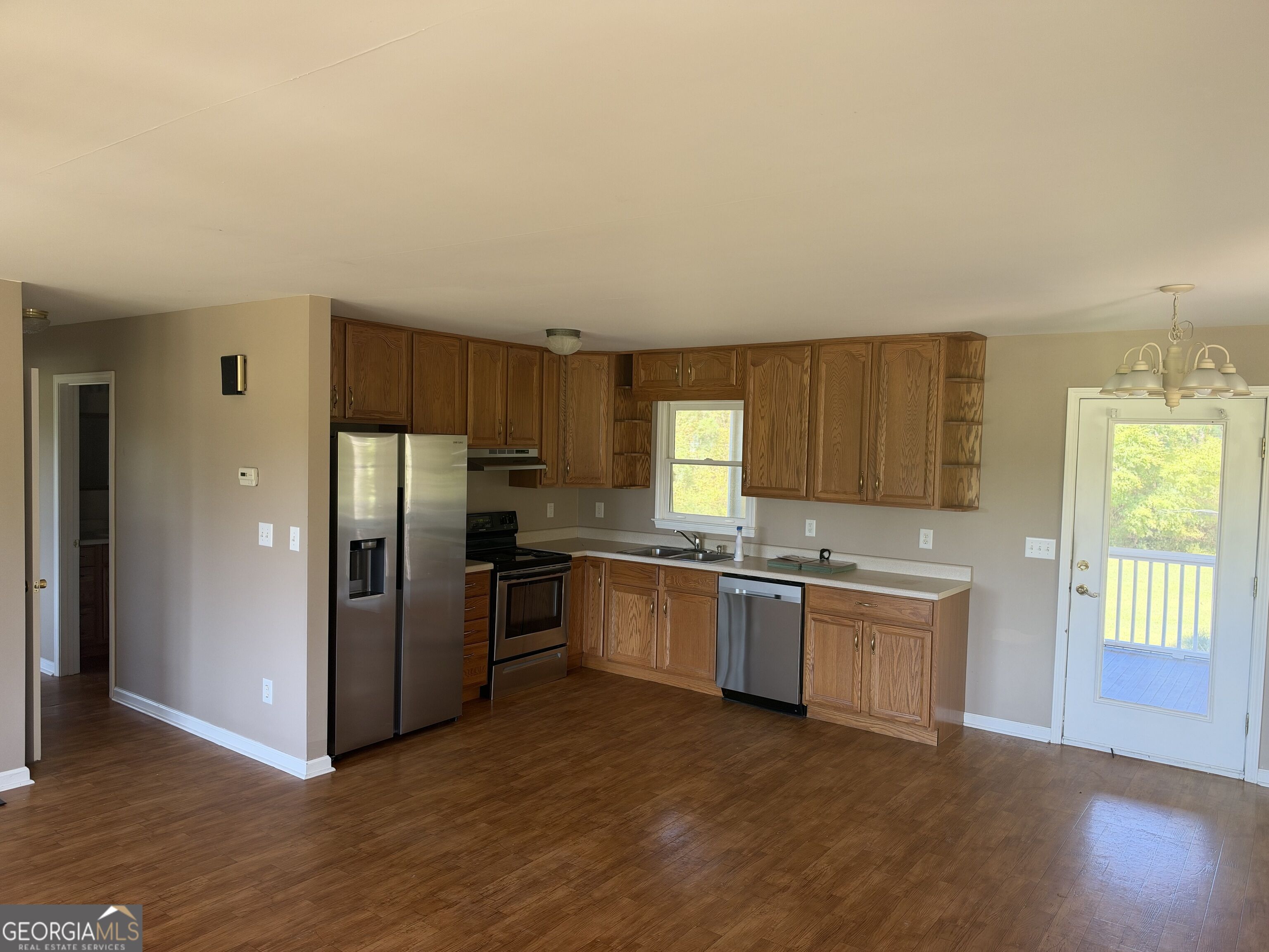 1231 Thankful Road Property Photo 4