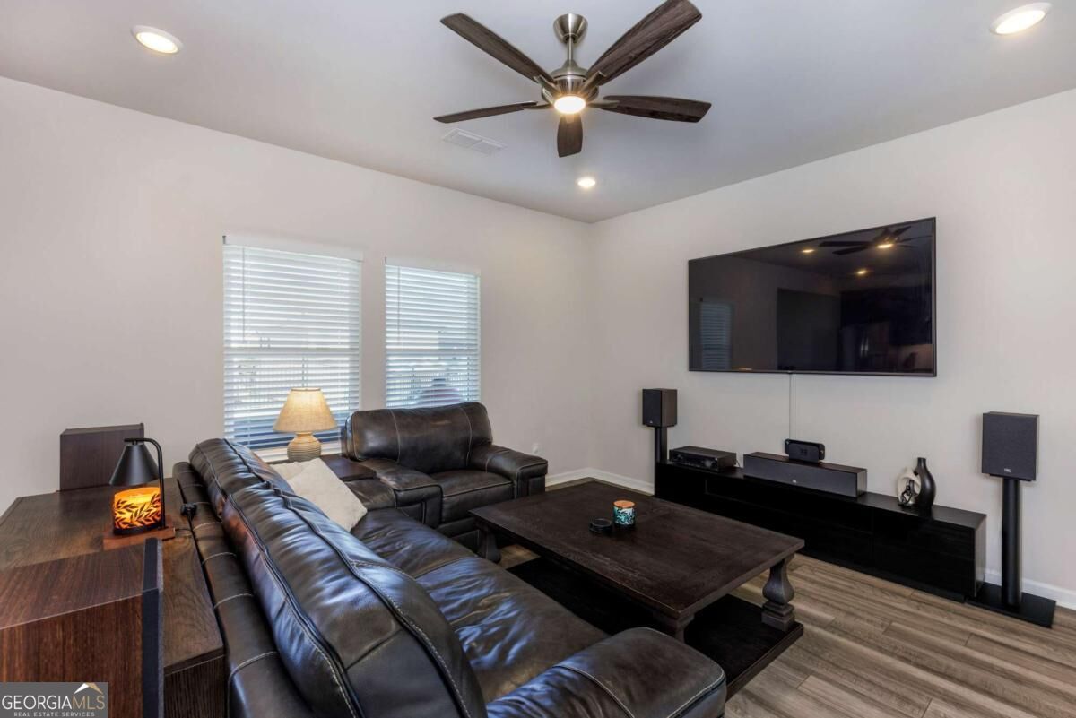 2490 Canning View Avenue Property Photo 5
