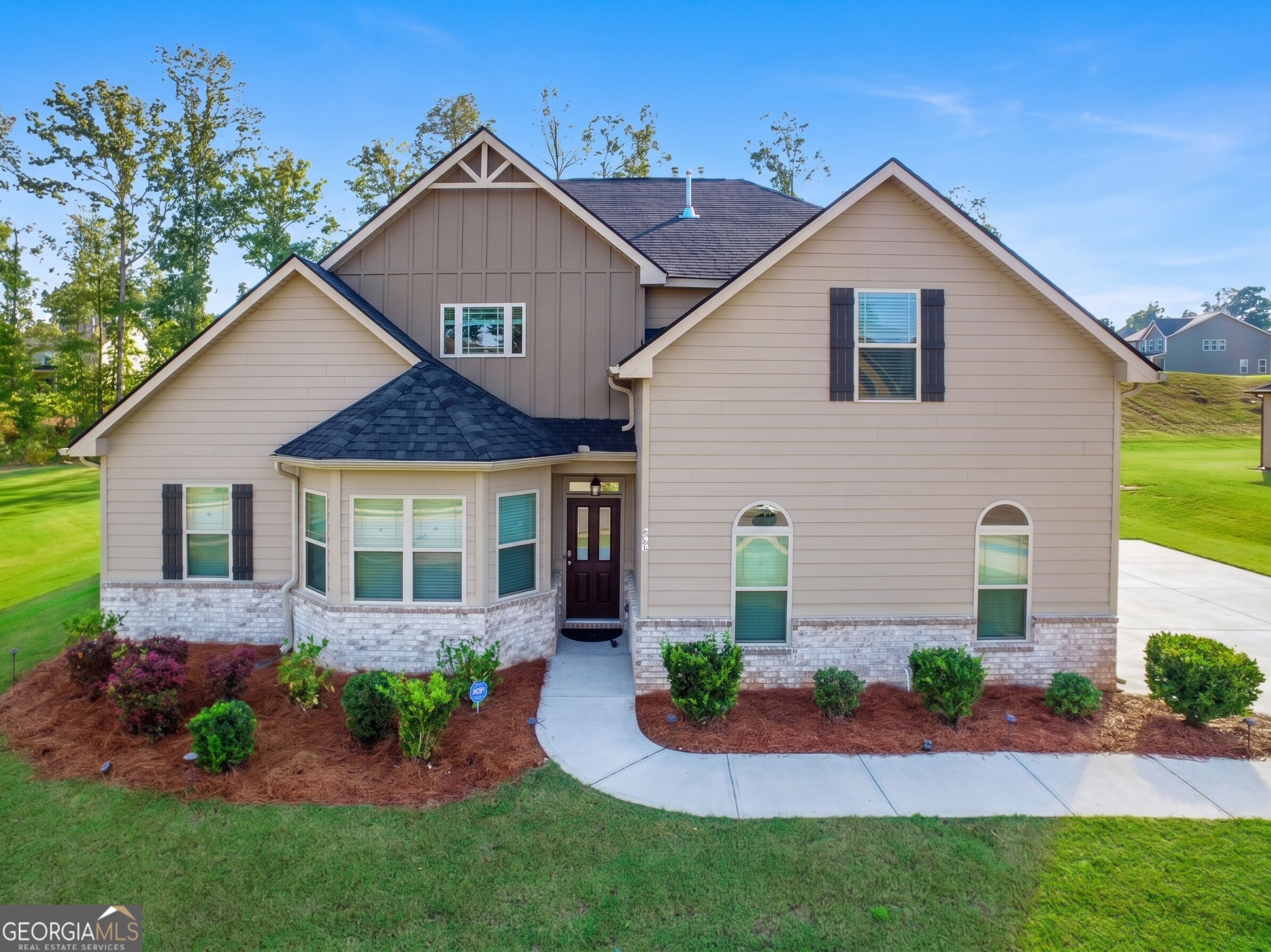 330 Darien Drive Property Photo 1