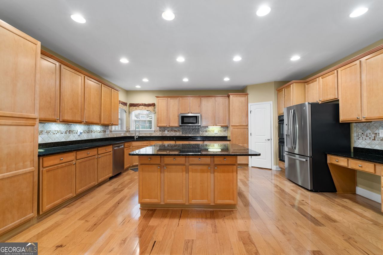 3717 Shady Maple Drive Property Photo 18