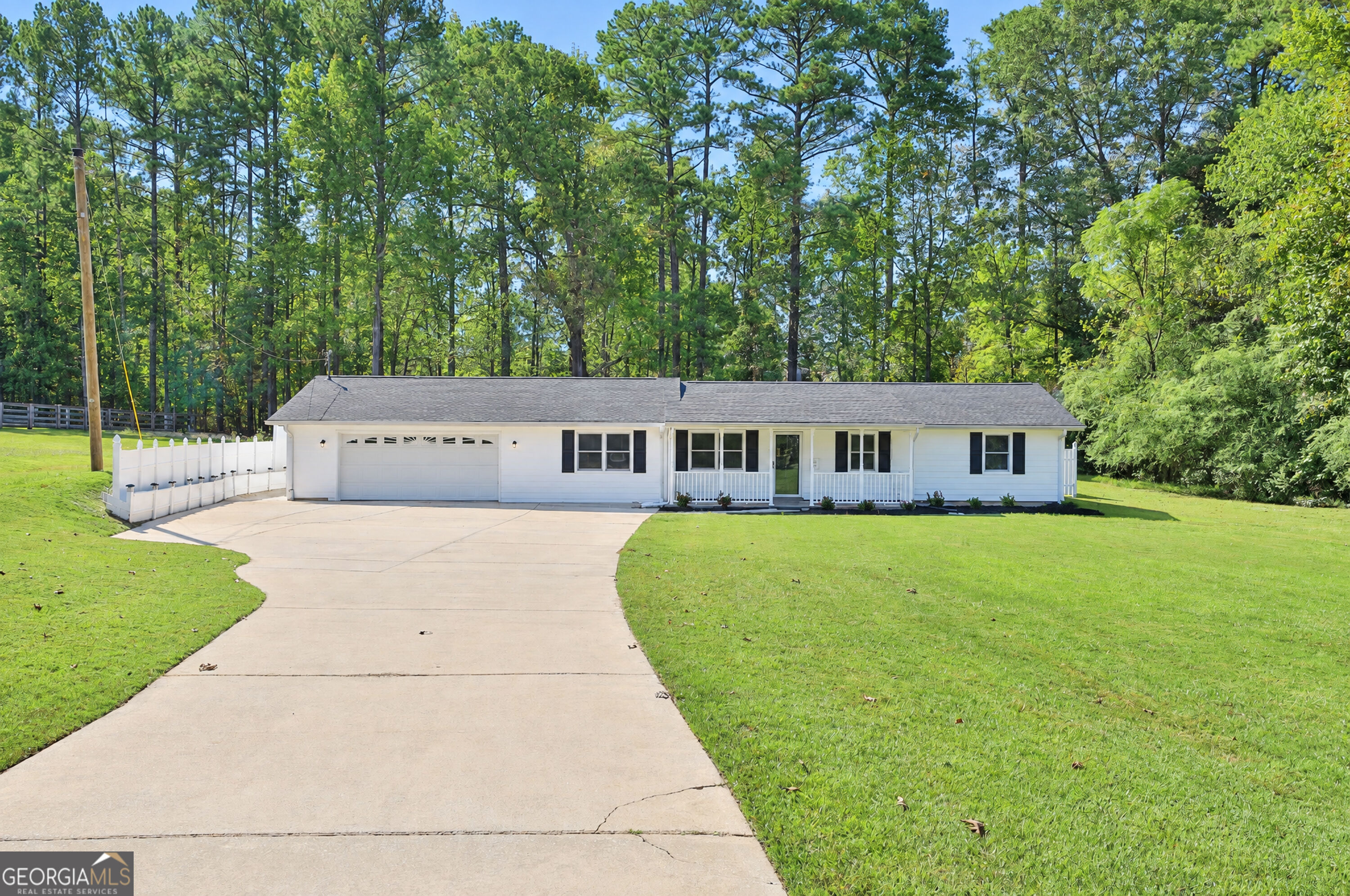 220 E Crestwood Road Property Photo 1